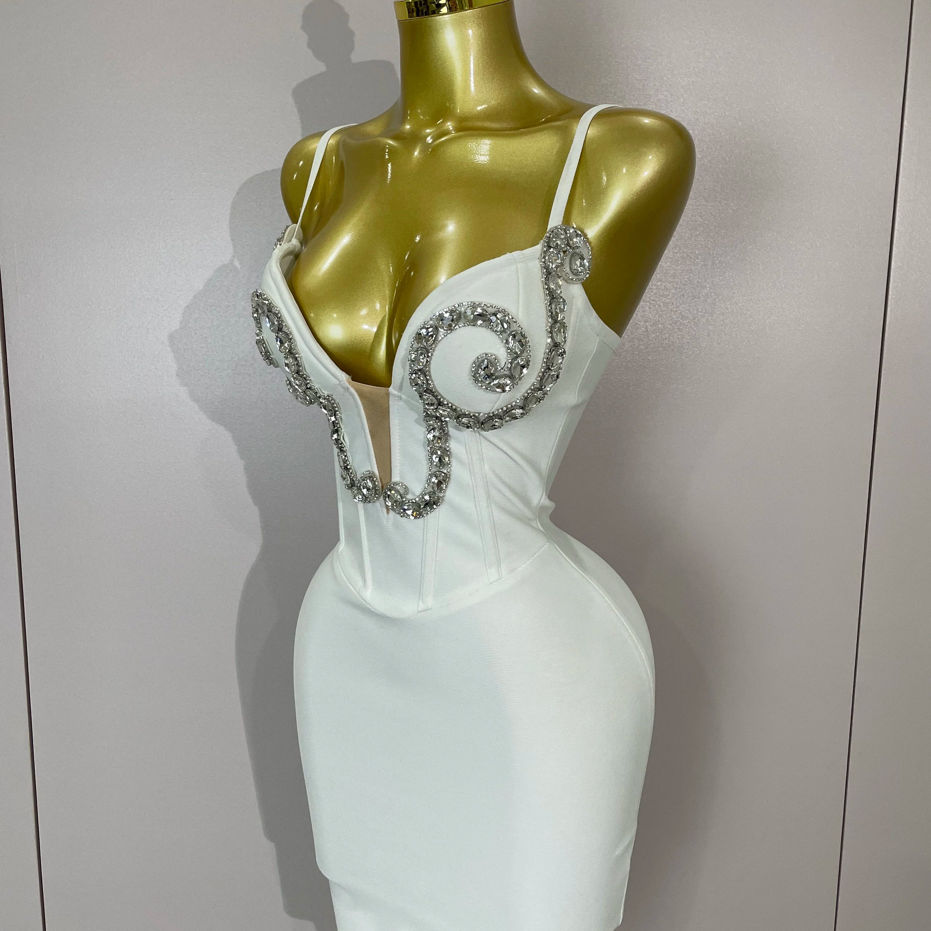 Sexy White Spaghetti Strap V Neck Crystal Sleeveless Bandage Dress Women Elegant Evening Party Cocktail Luxury Birthday Gowns