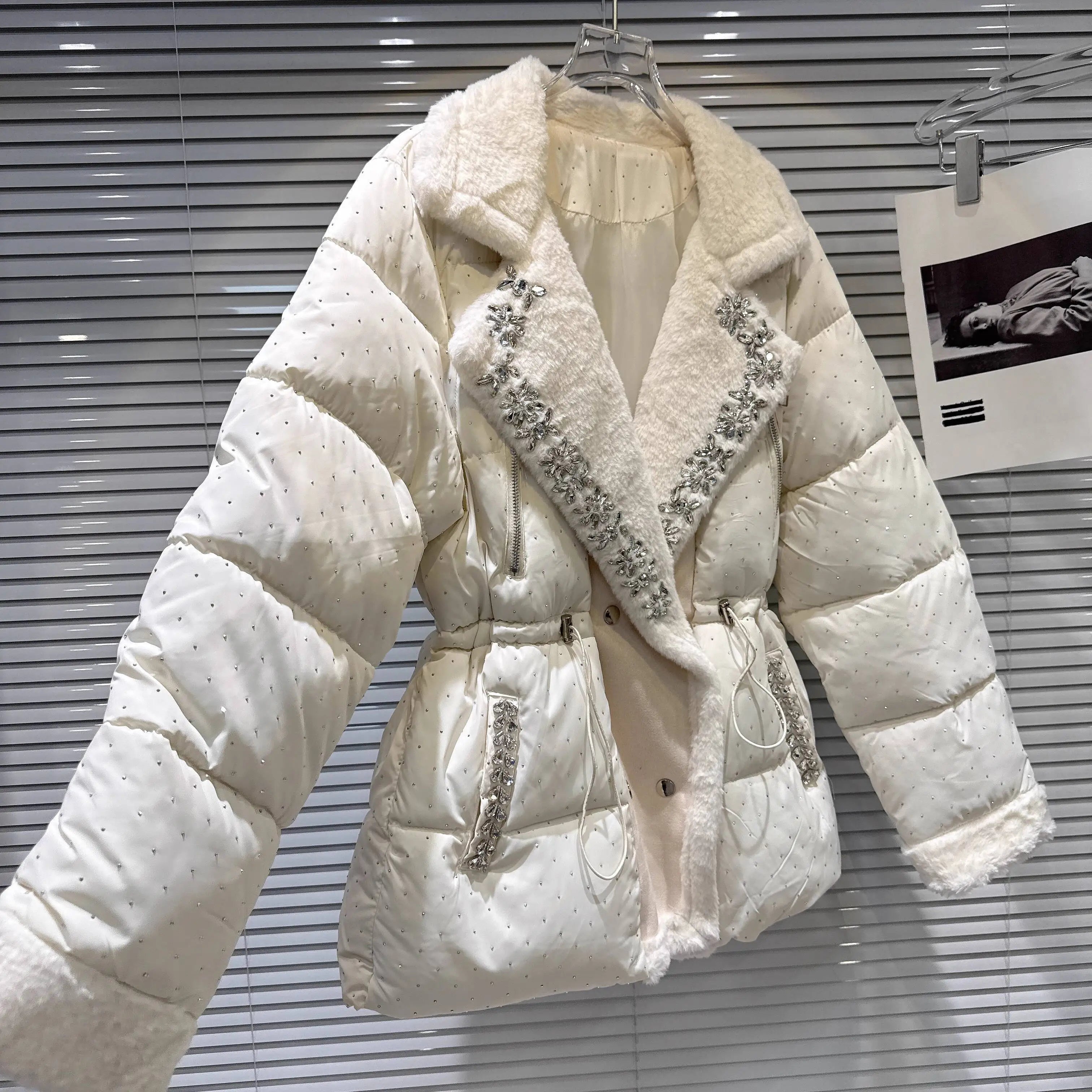 Winter New Fashion Elegant Rhinestone Fleece Drawstring Waist Warm Coat For Women Cotton-padded Jacket Female 11A07514