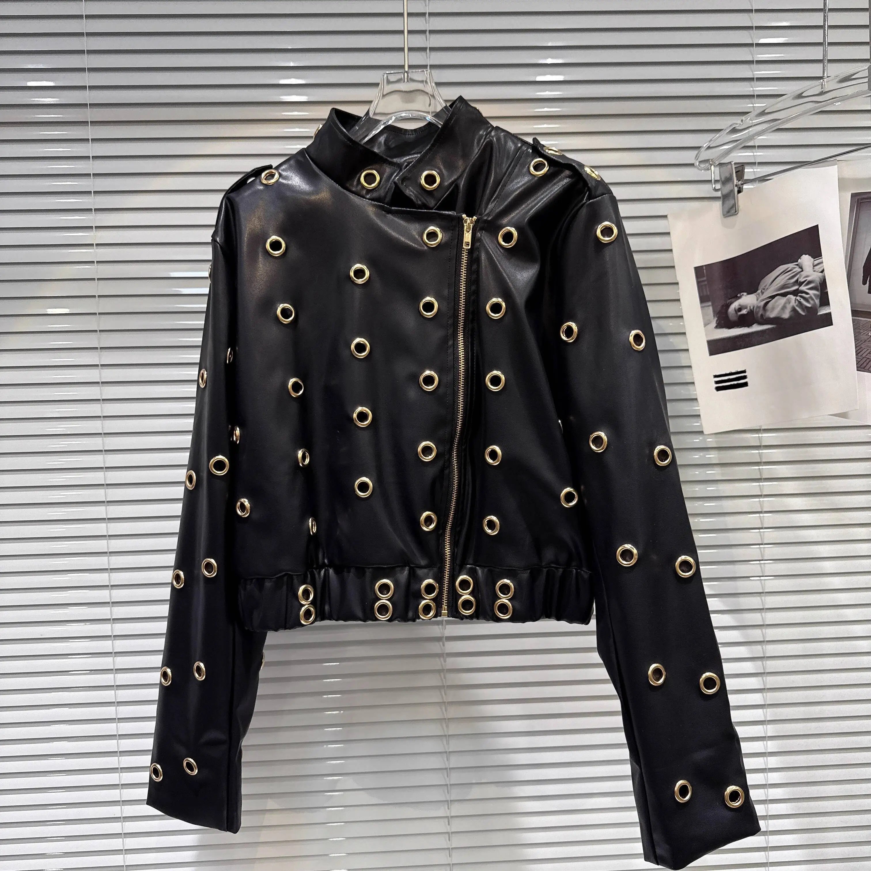 Winter New Fashion Style Metal Ring Rivet Design Heavy Leather Jacket For Women High Street Short Coat Female 11A07836 Black