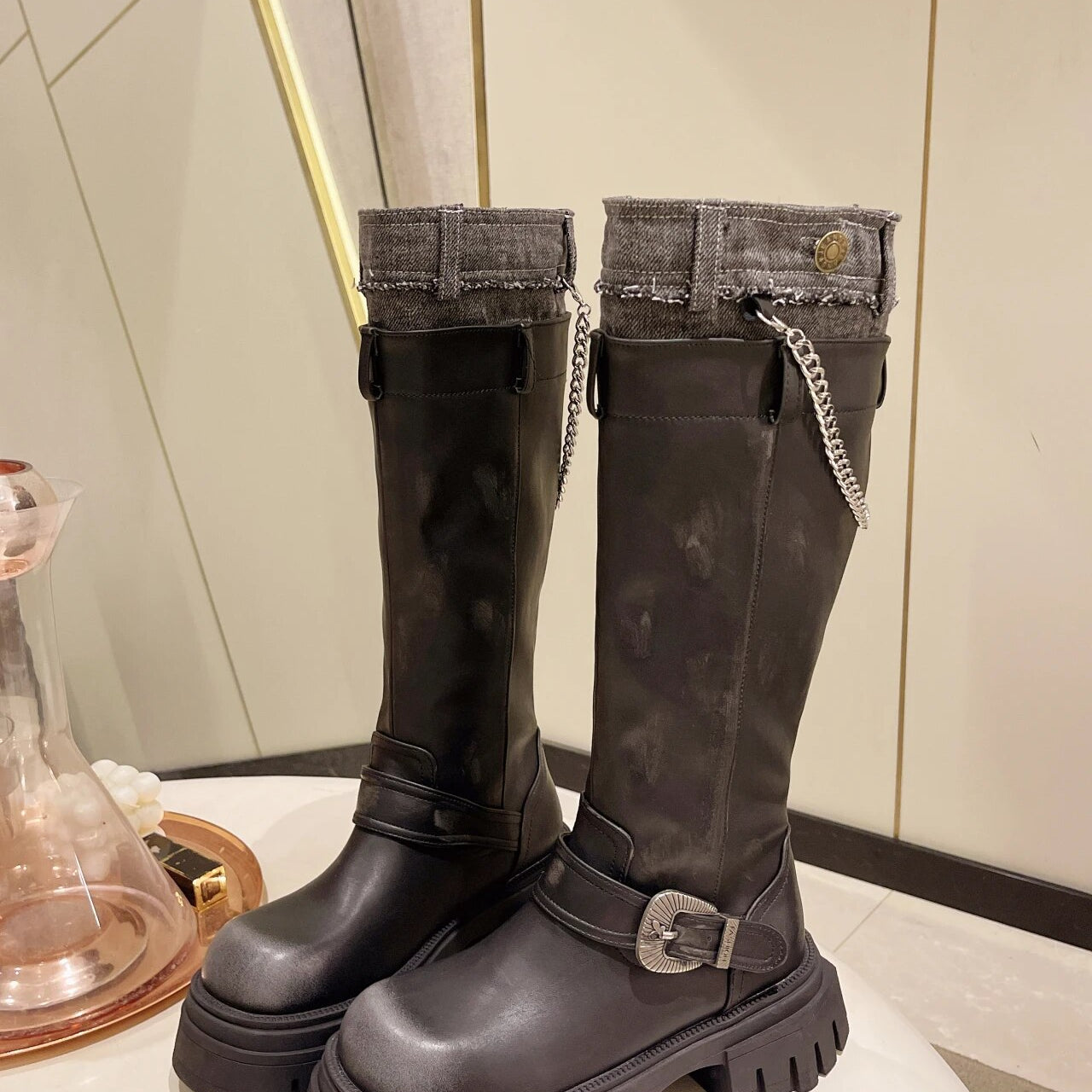 Platform Women Chain Shoes Flats Trend Chelsea Boots Brand Winter 2024 New Gladiator Motocycle Boots Punk Knee High Mujer Botas Black