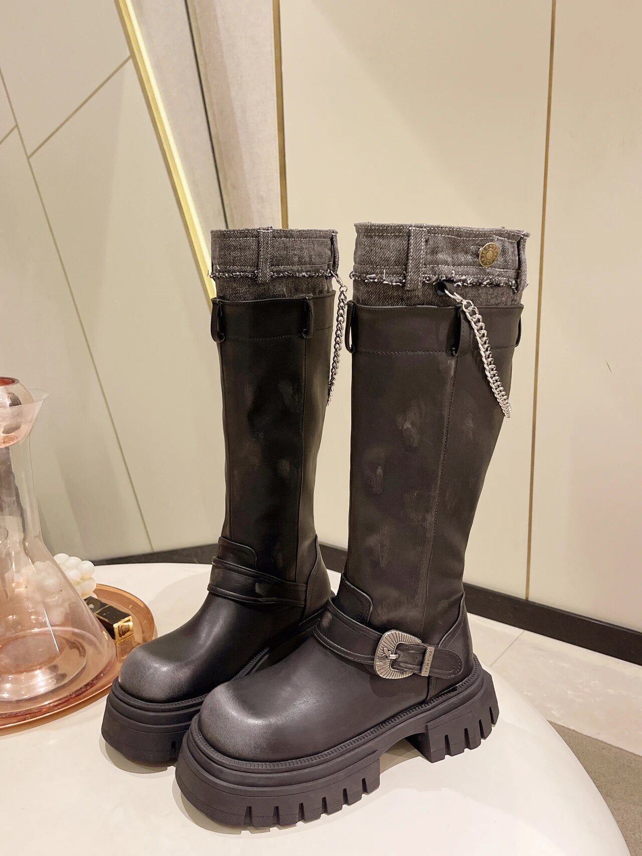 Platform Women Chain Shoes Flats Trend Chelsea Boots Brand Winter 2024 New Gladiator Motocycle Boots Punk Knee High Mujer Botas Black