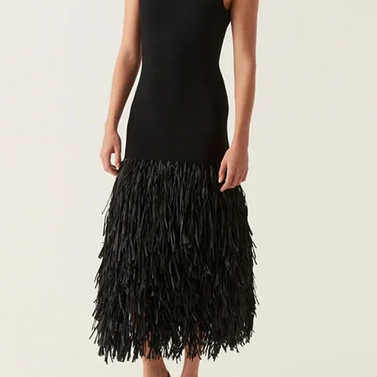 Fashion Knitted Tassels Hem Women Long Dress Elegant O Neck Pad Backless Zipper Sleeveless Slim Maxi Dresses Lady Party Vestidos