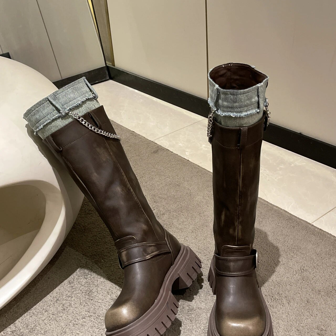 Platform Women Chain Shoes Flats Trend Chelsea Boots Brand Winter 2024 New Gladiator Motocycle Boots Punk Knee High Mujer Botas Brown