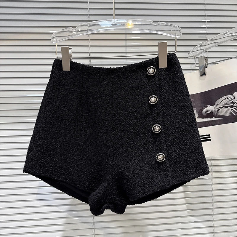 Winter New Fashion Single Row Metal Buckle Tweed Shorts For Women Solid Color Wide-leg Boot Short Pants 11A07659 Black