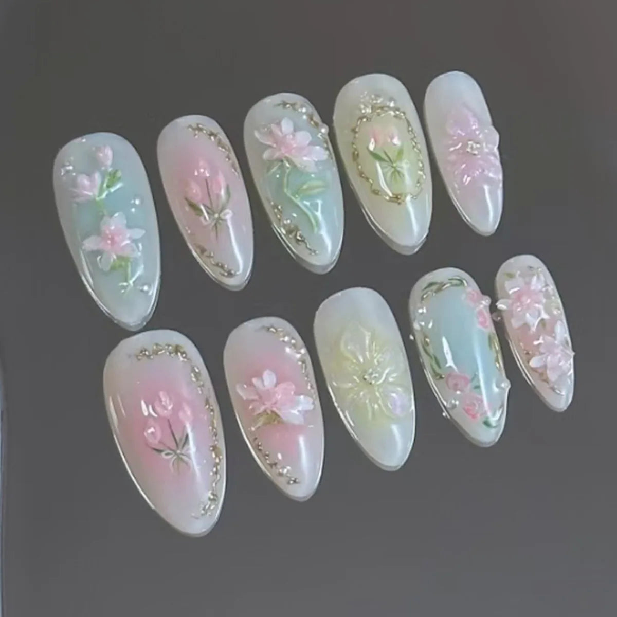 24Pcs Cute Rabbit Design Press on Nails Red Strawberry Pattern Wearable False Nails Mid-length Almond Full Cover Fake Nail Tips 1128