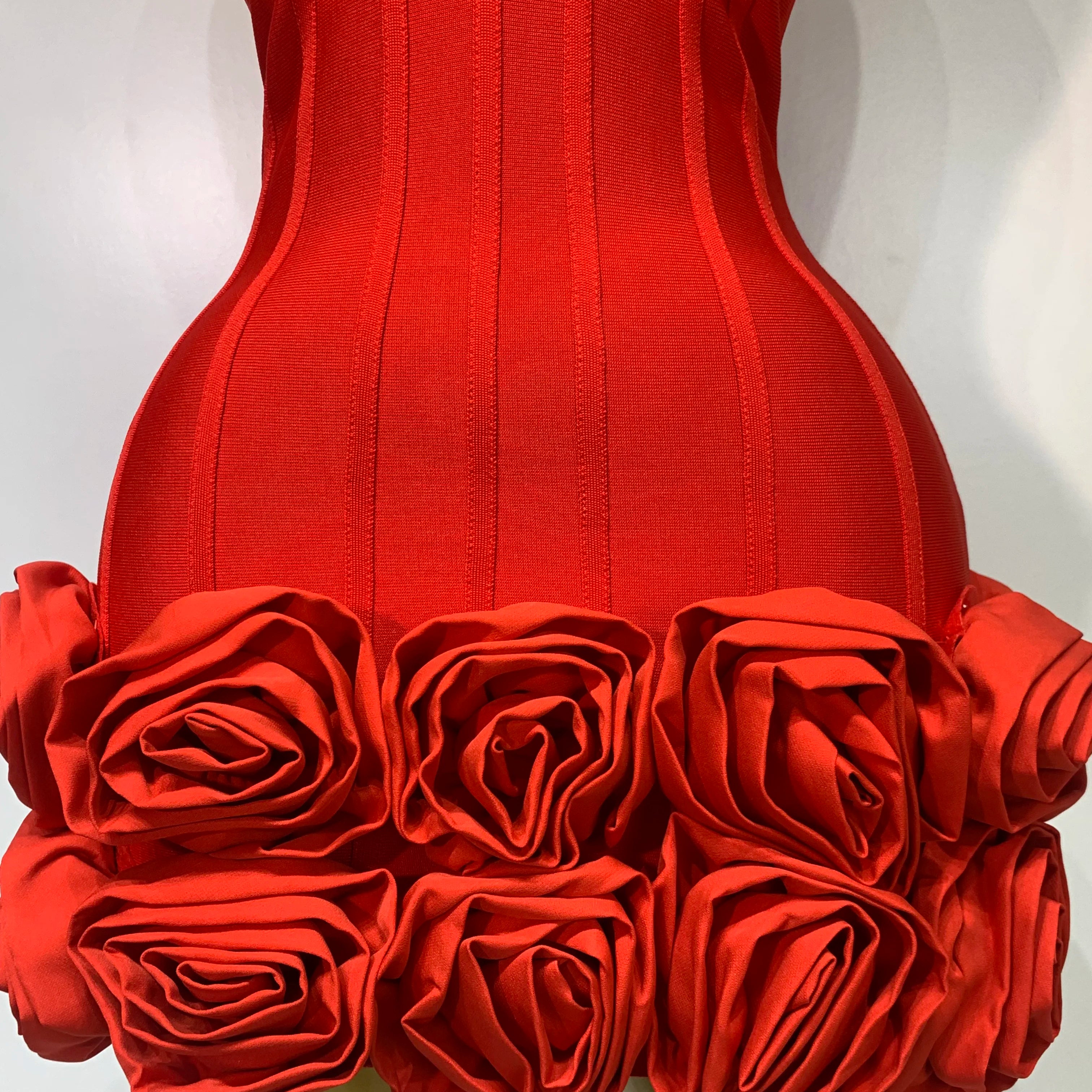 Elegant Women Sleeveless Sexy Halter Applique Bodycon Mini Bandage Dress Celebrity Fashion Nightclub Party Luxury Birthday Dress