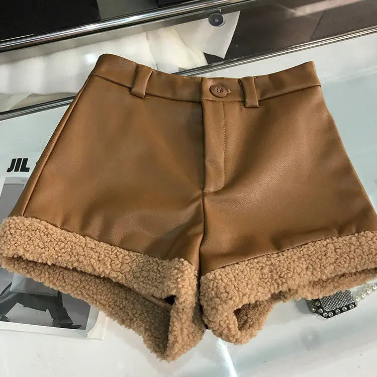 2023 Winter New Women Sexy High Waist PU Leather Combination Fur Design Slim Shorts Dark Brown
