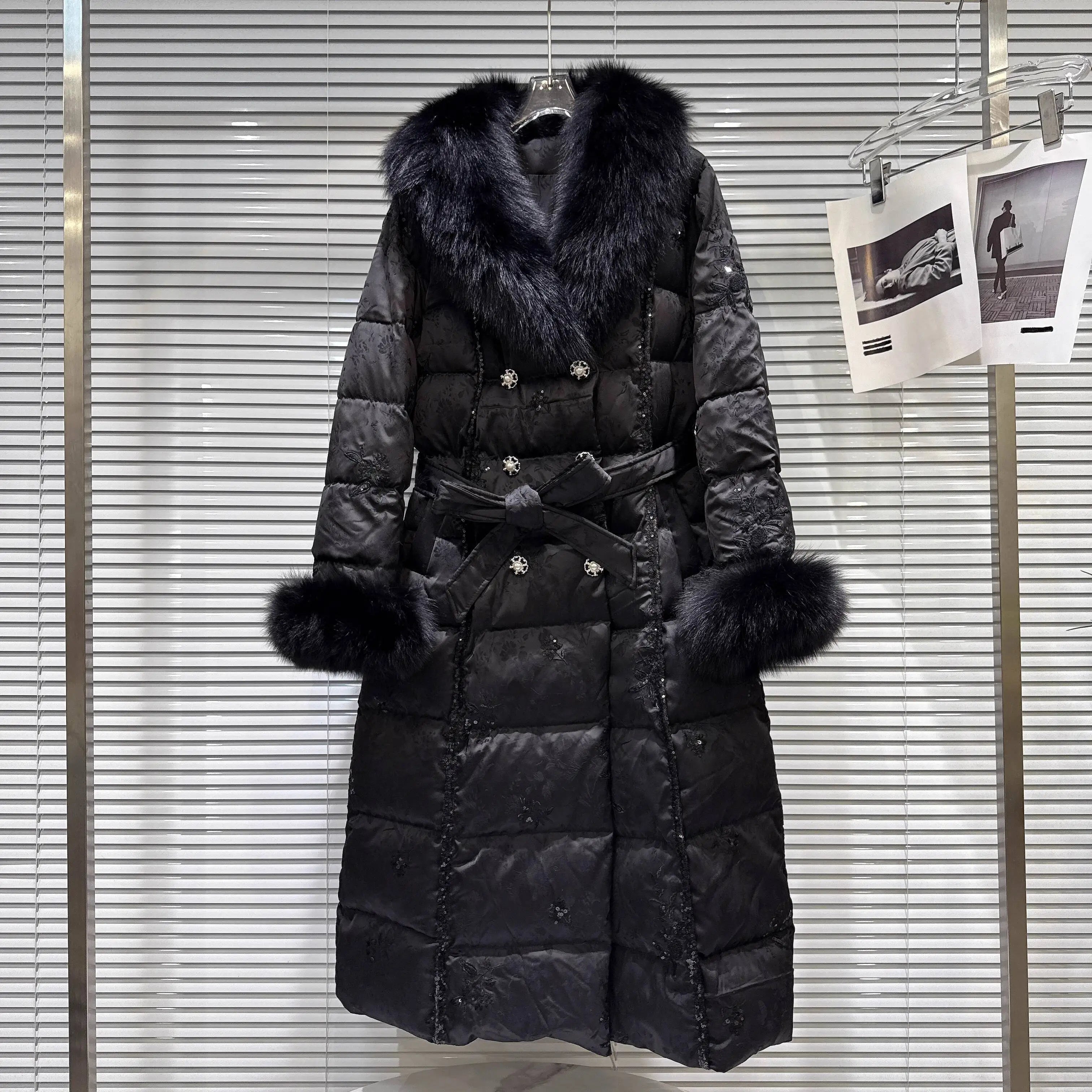 Winter New Fashion Style Large Fox Fur Collar Embroidered Long Cotton Jacket For Women High Quality Warm Coat 11A07799 Black