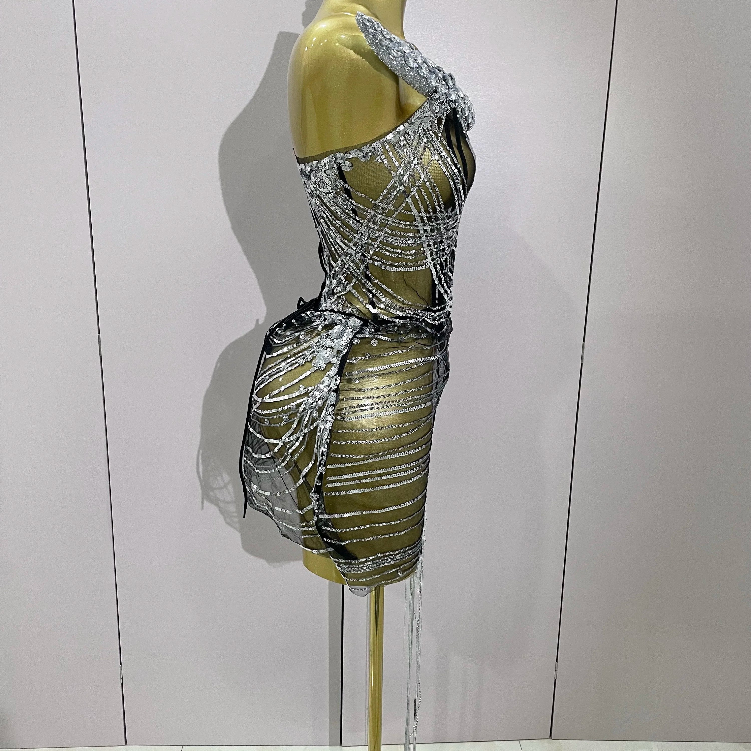 Stock Sexy Shinning Diamond Tassels Chain Strapless Tops Skirt 2 PCS Women Evening Party Celebrate Nightclub Performance Costume