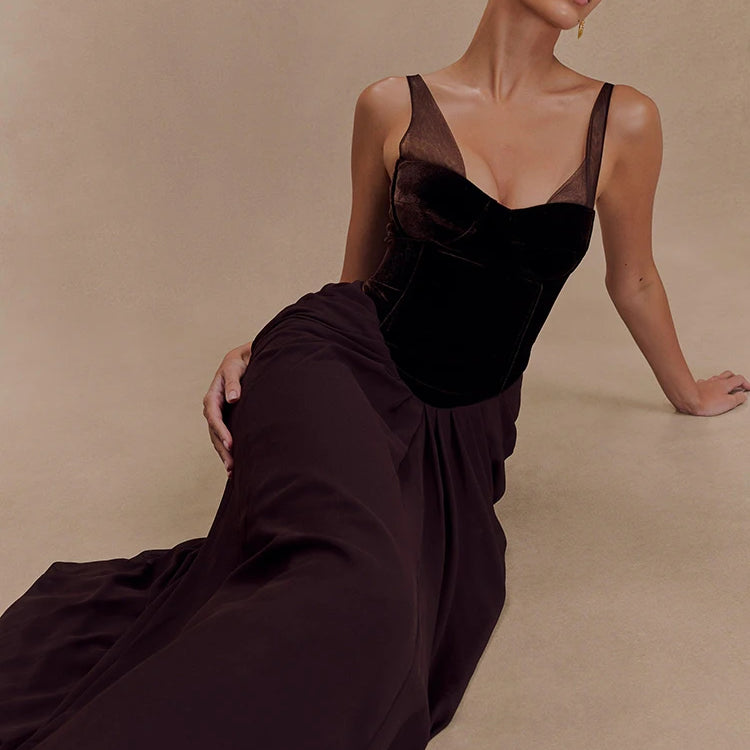 Chic Sleeveless Maxi Dress with Velvet Bodice and Chiffon Drape for Upscale Receptions Evening Gown