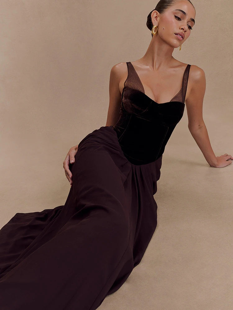 Chic Sleeveless Maxi Dress with Velvet Bodice and Chiffon Drape for Upscale Receptions Evening Gown