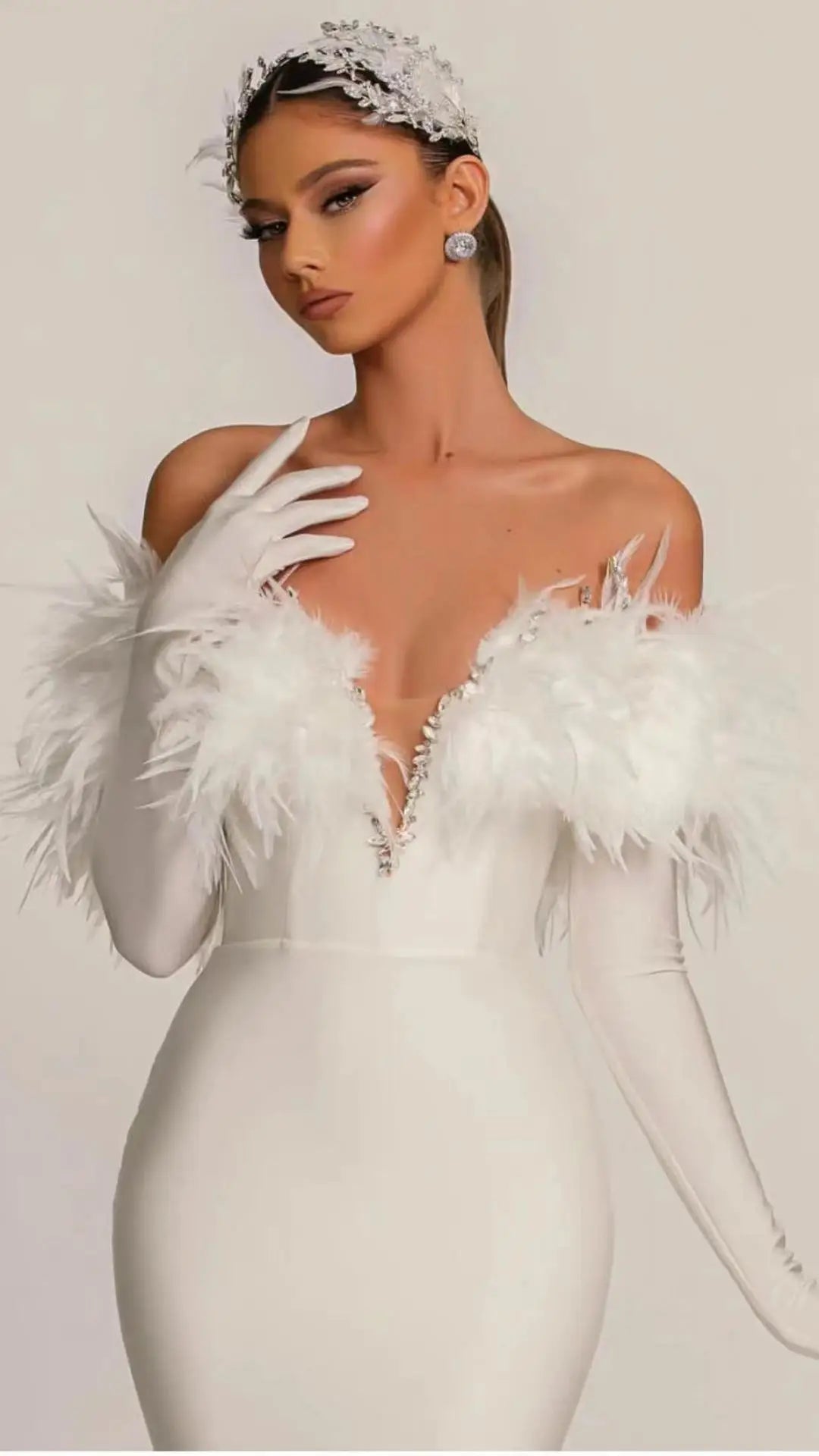 STOCK 3 Colors Gorgeous Feathers Shining Sequins V-Neck Strapless Mini Dress Woman Birthday Party Vestido NightClub Party Outfit