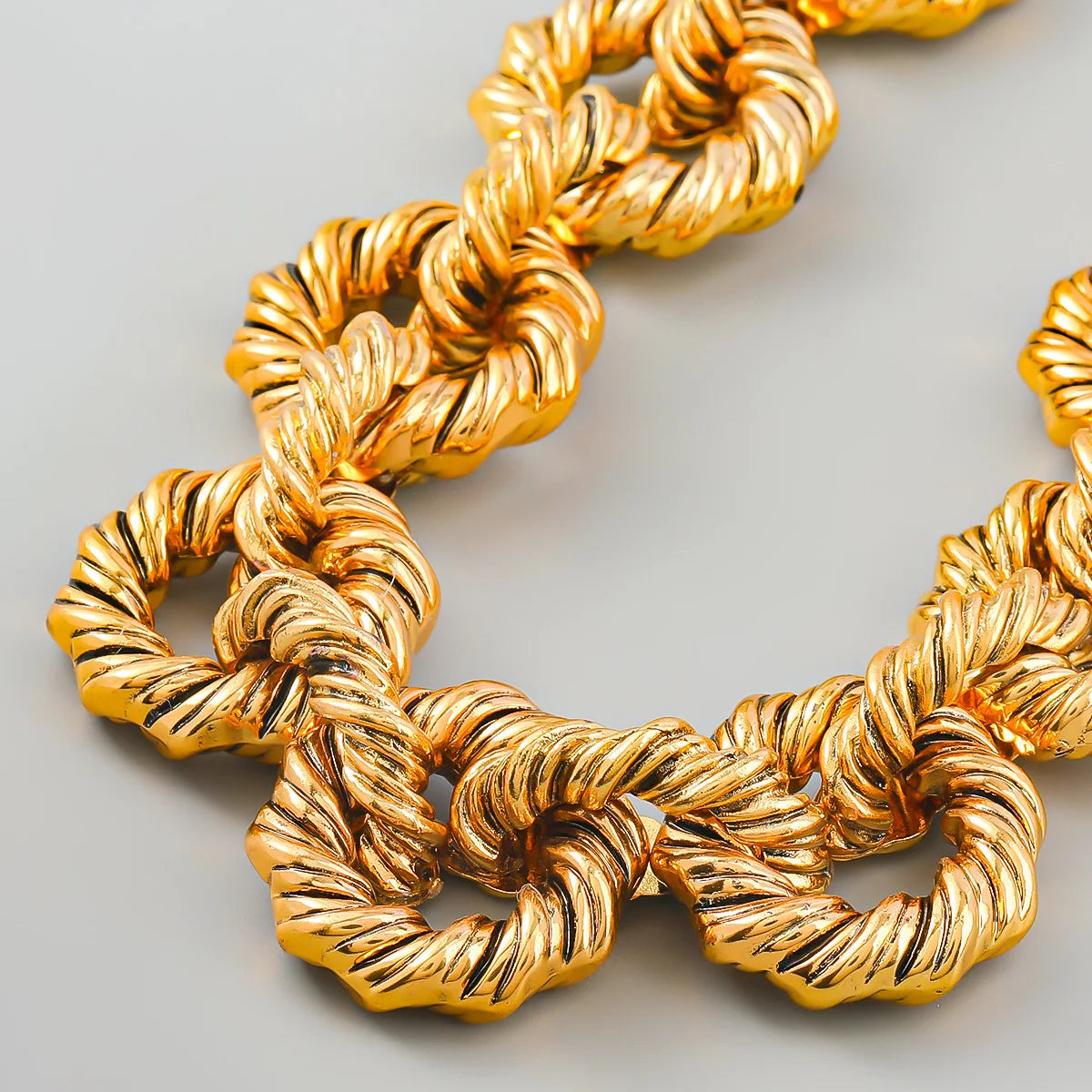 Statement Choker Woman Luxury Gold Color Metal Hoops Necklace Accessories For Women Fashion Exaggerated Necklaces