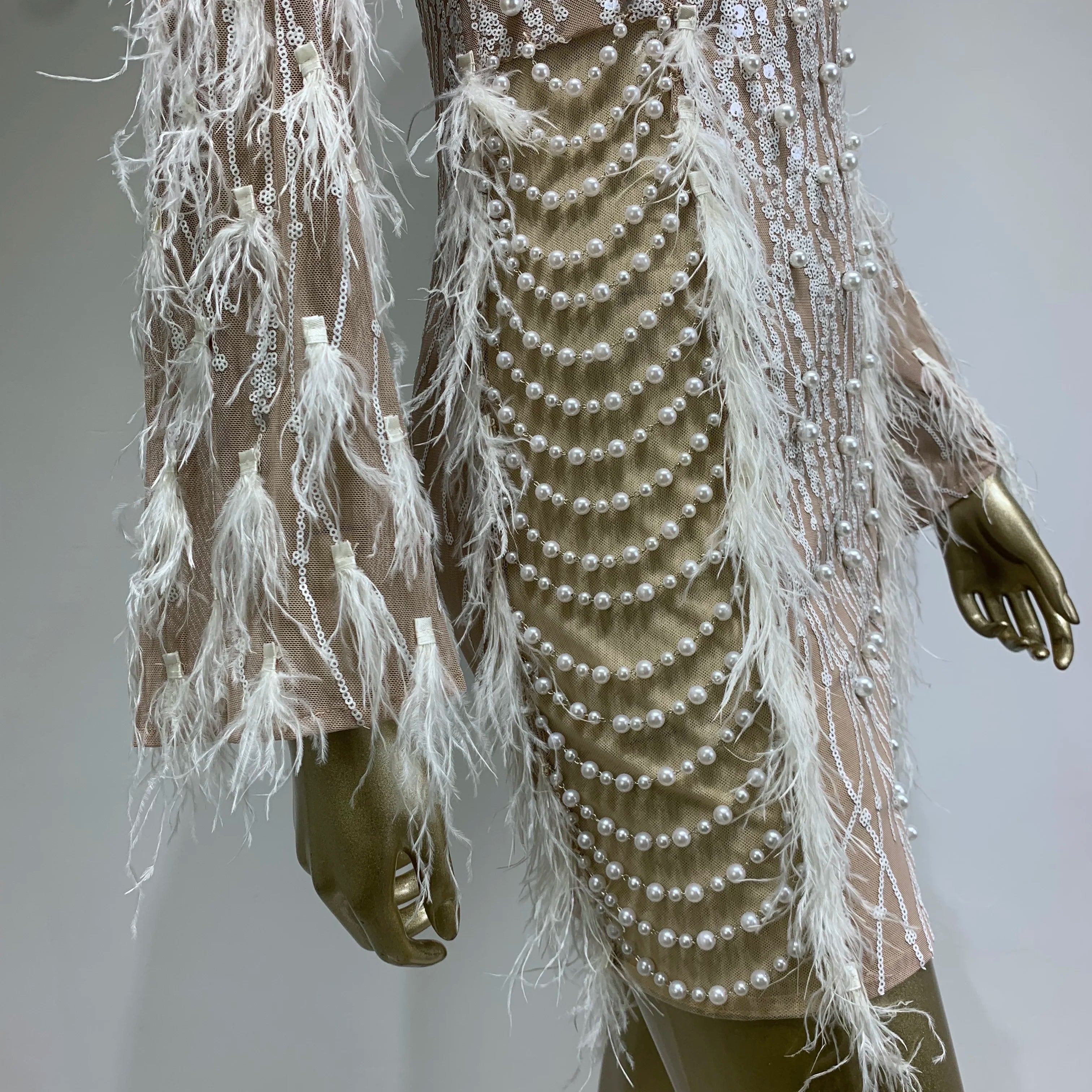 New Women Celebrity Sexy Long Sleeve Feather White Mini Pearl Bodycon Gowns Dress 2024 Elegant Evening Party Club Dress