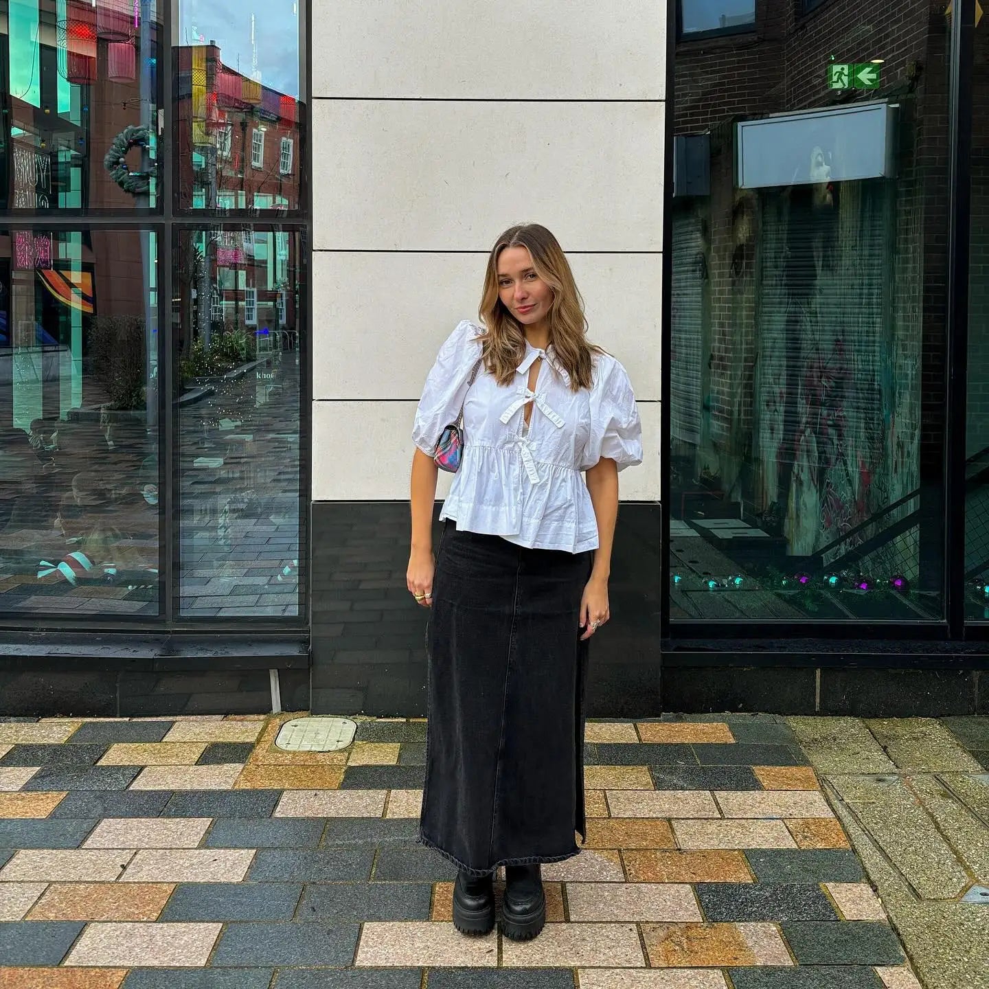 Elegant Flower Print Short Puff Sleeve Shirt Women Fashion Loose V Neck Lace Up Ruffles Blouse Spring Summer Female Streetwear white