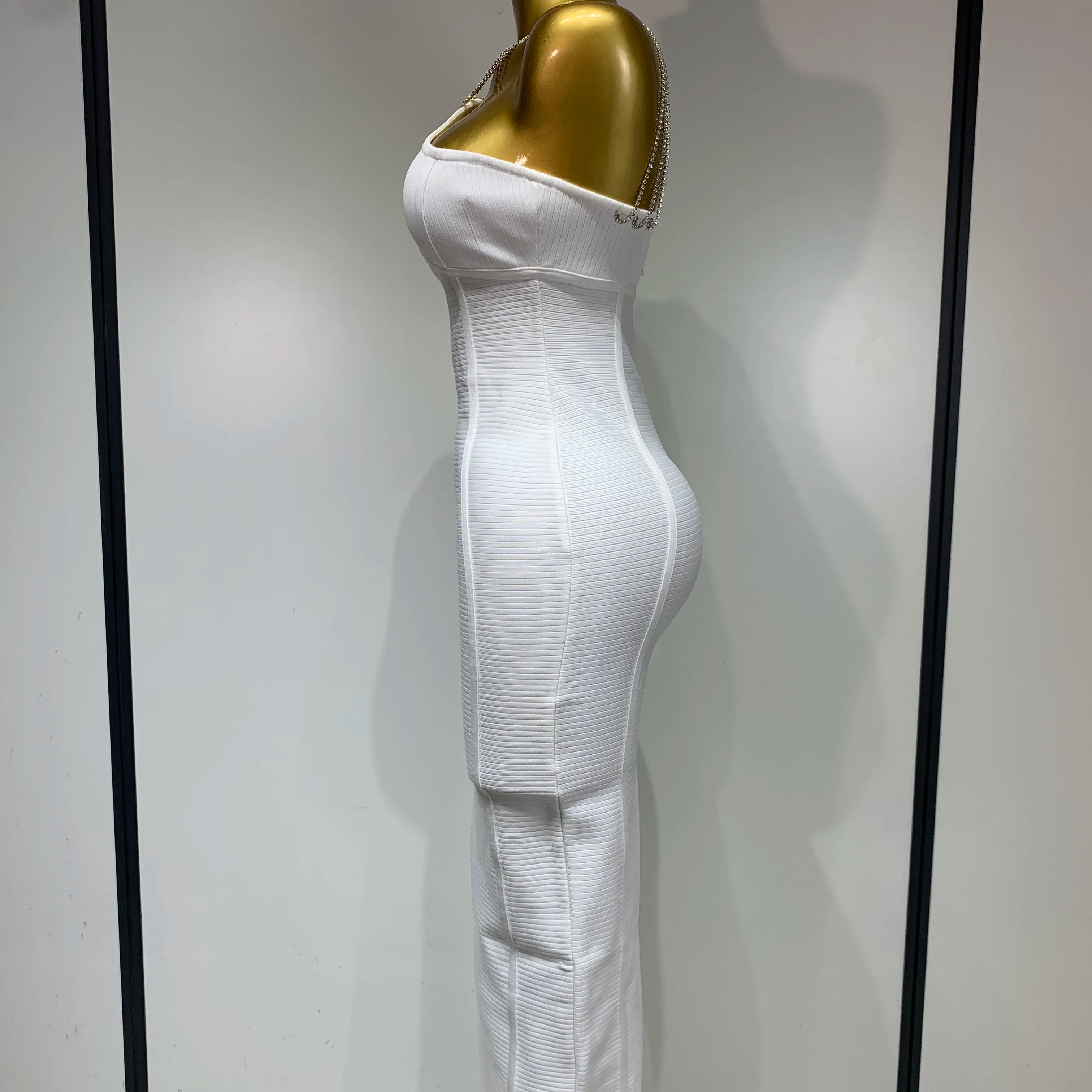Sexy Sling Backless Crystal Diamonds Chain Bodycon Bandage Dress 2025 White Elegant Evening Club Luxury Birthday Party Dresses
