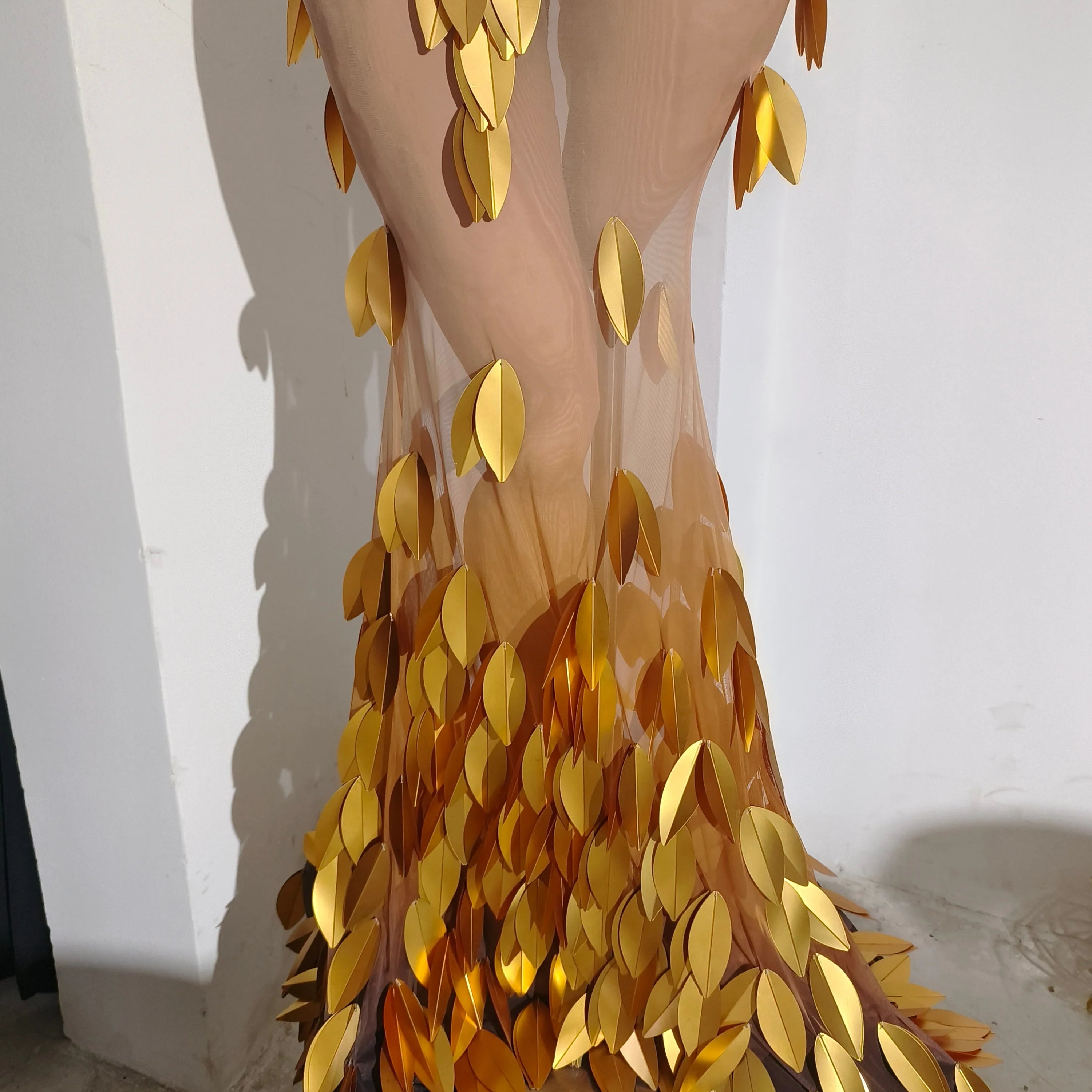 Luxurious Gold Strapless Dress Women Sexy Sheer Mesh Full Crystal Beaded Leaf Form-Fitting Mermaid Formal Event Party Costume