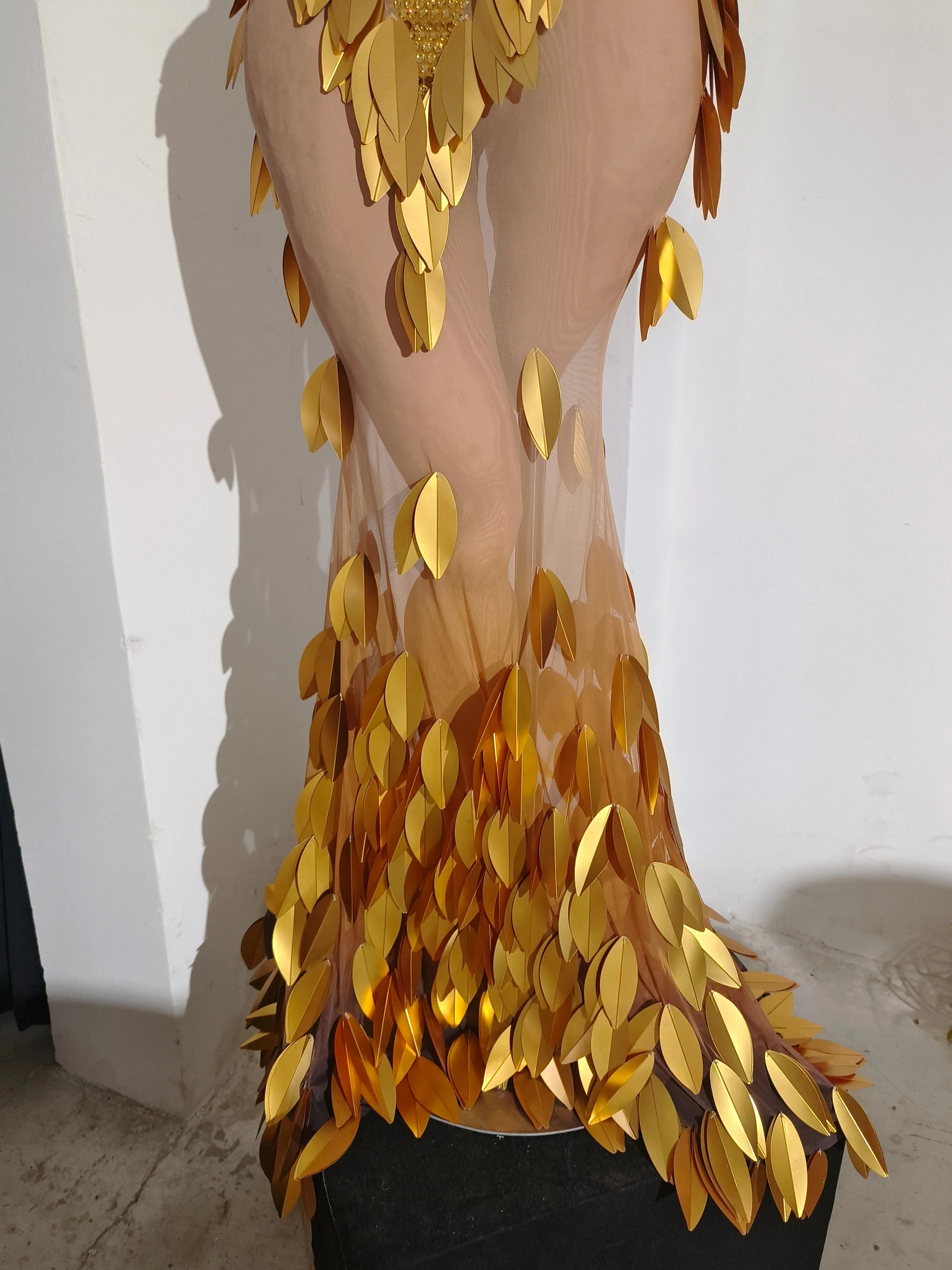 Luxurious Gold Strapless Dress Women Sexy Sheer Mesh Full Crystal Beaded Leaf Form-Fitting Mermaid Formal Event Party Costume
