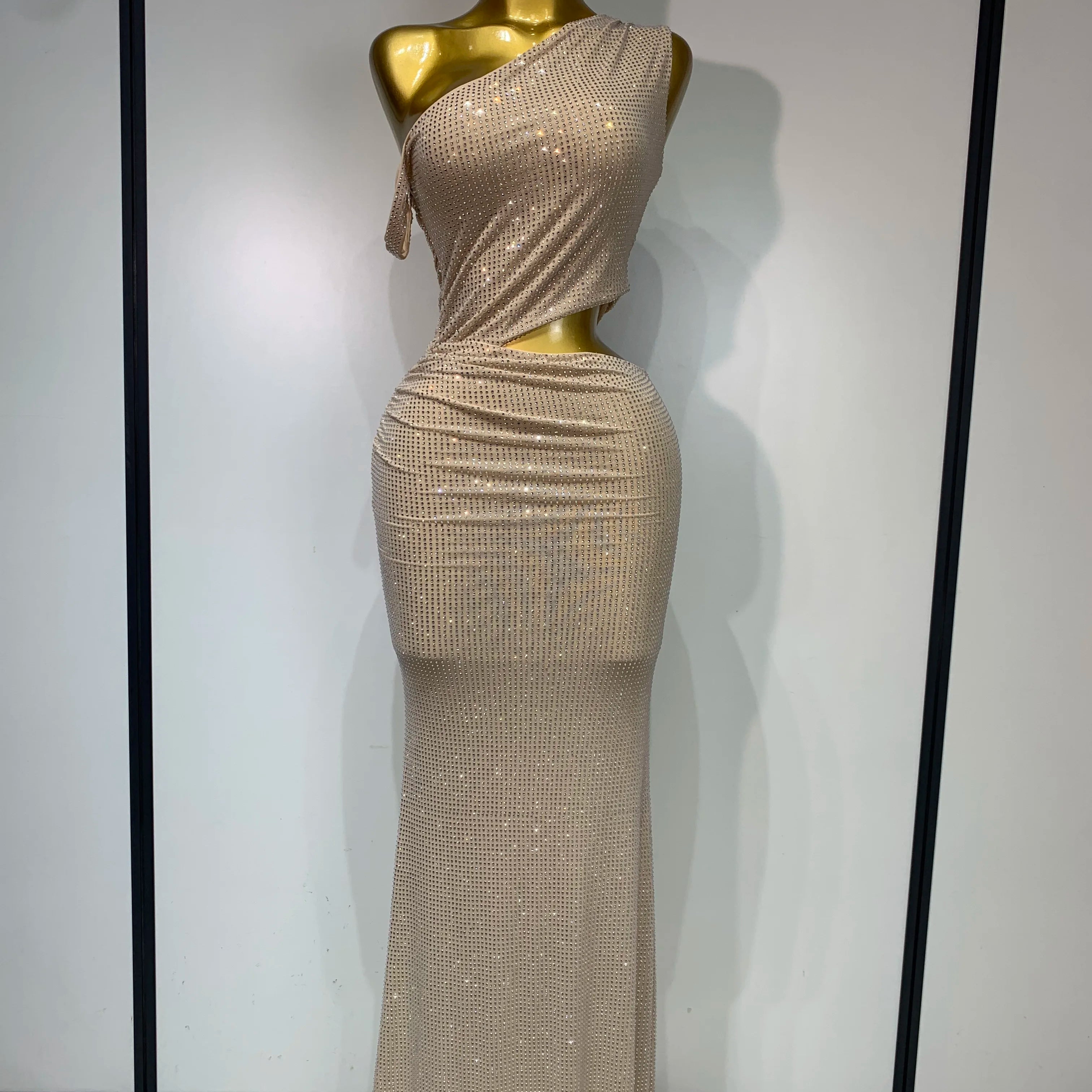 Women Sexy One Shoulder Exposed Waist Diamonds Bodycon Long Dress Cut Out Luxury Crystal Dresses Evening Party Birthday Gowns Beige