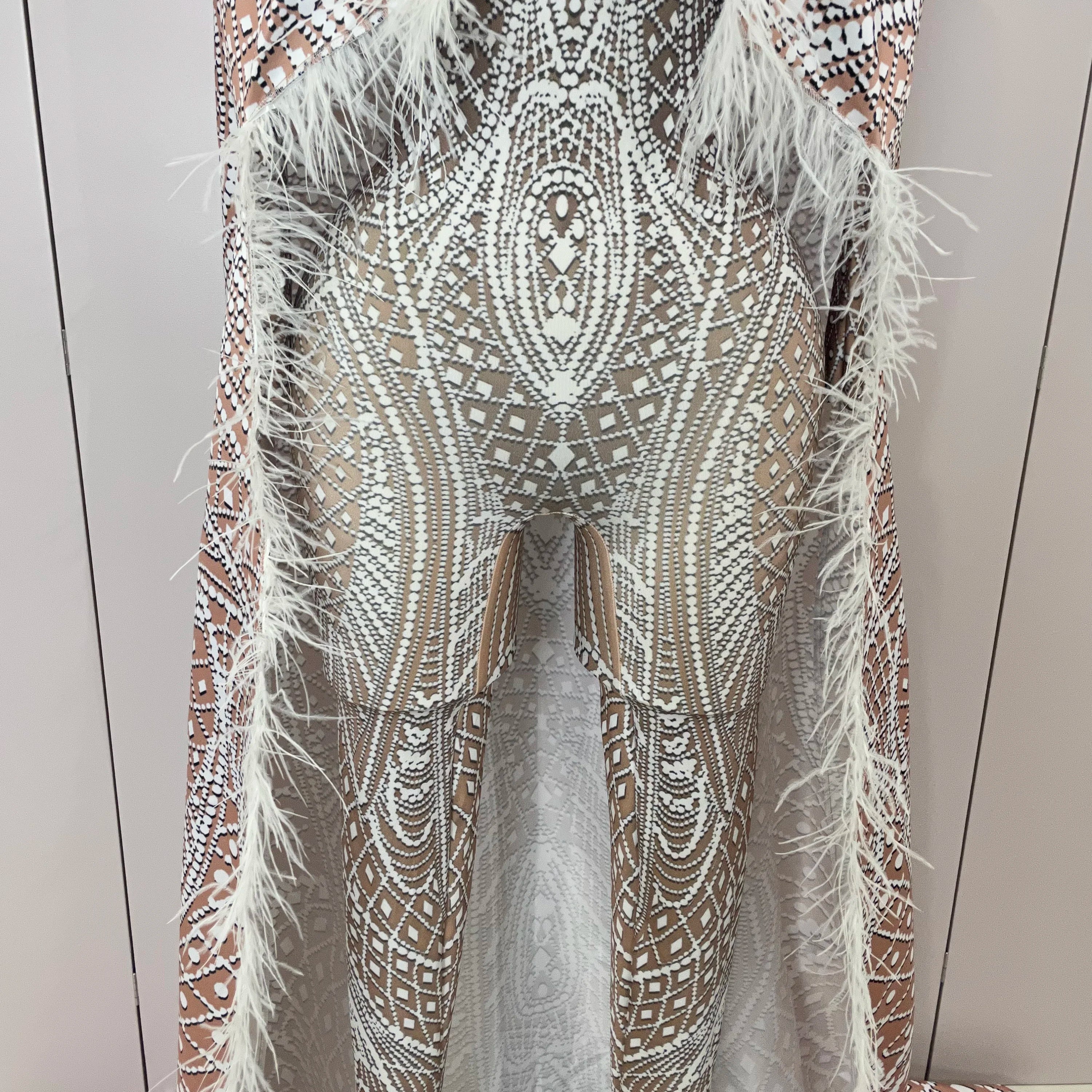 2025Luxury Feathers Cloak White Printing Sexy Sheath Jumpsuit Women Evening Party Bar Nightclub Singer Stage Performance Costume