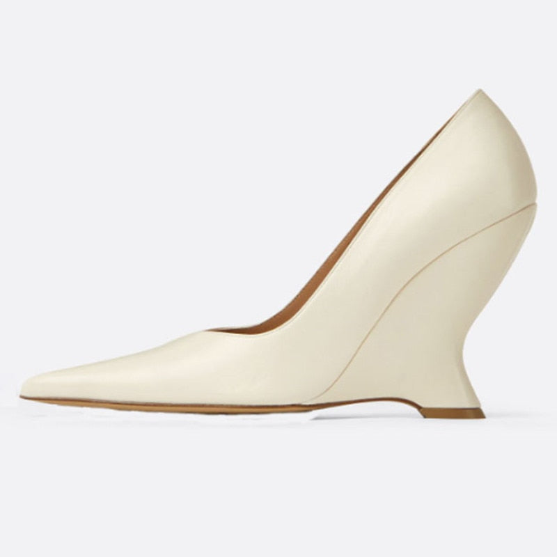 Summer New High Heels Thick Sole Thick Heel Lacquer Leather Shallow Mouth Pointed Fashion Sexy Women's Oversized Shoes