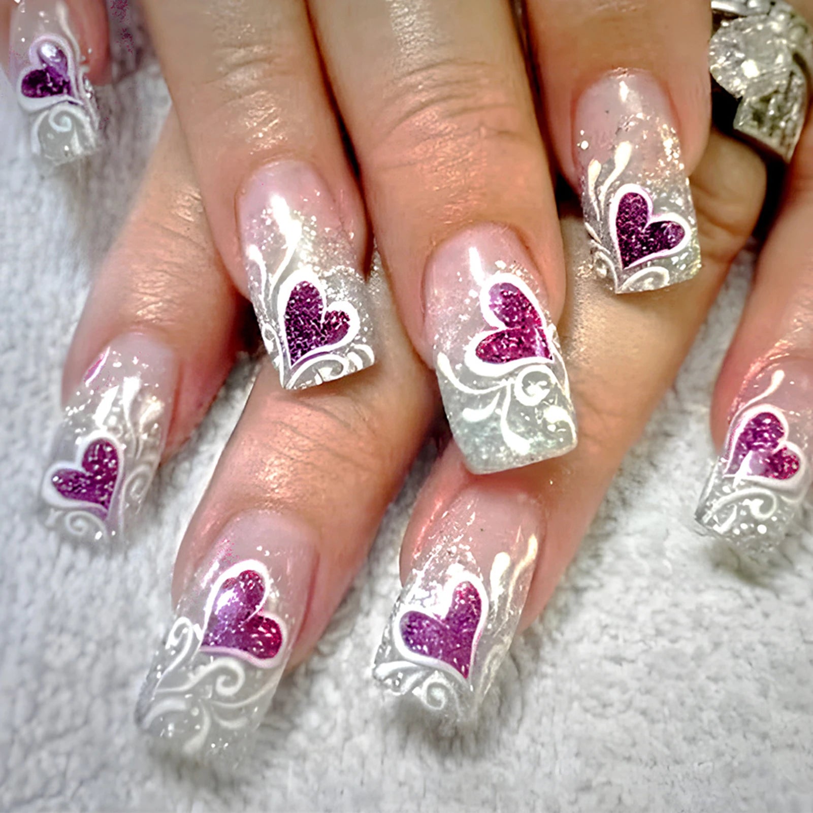 Glossy Silver Sequins French Fake Nails 24Pcs Y2K Girls Press On Nails Purple Love Heart Printed Valentine's Day Charm Manicure As show