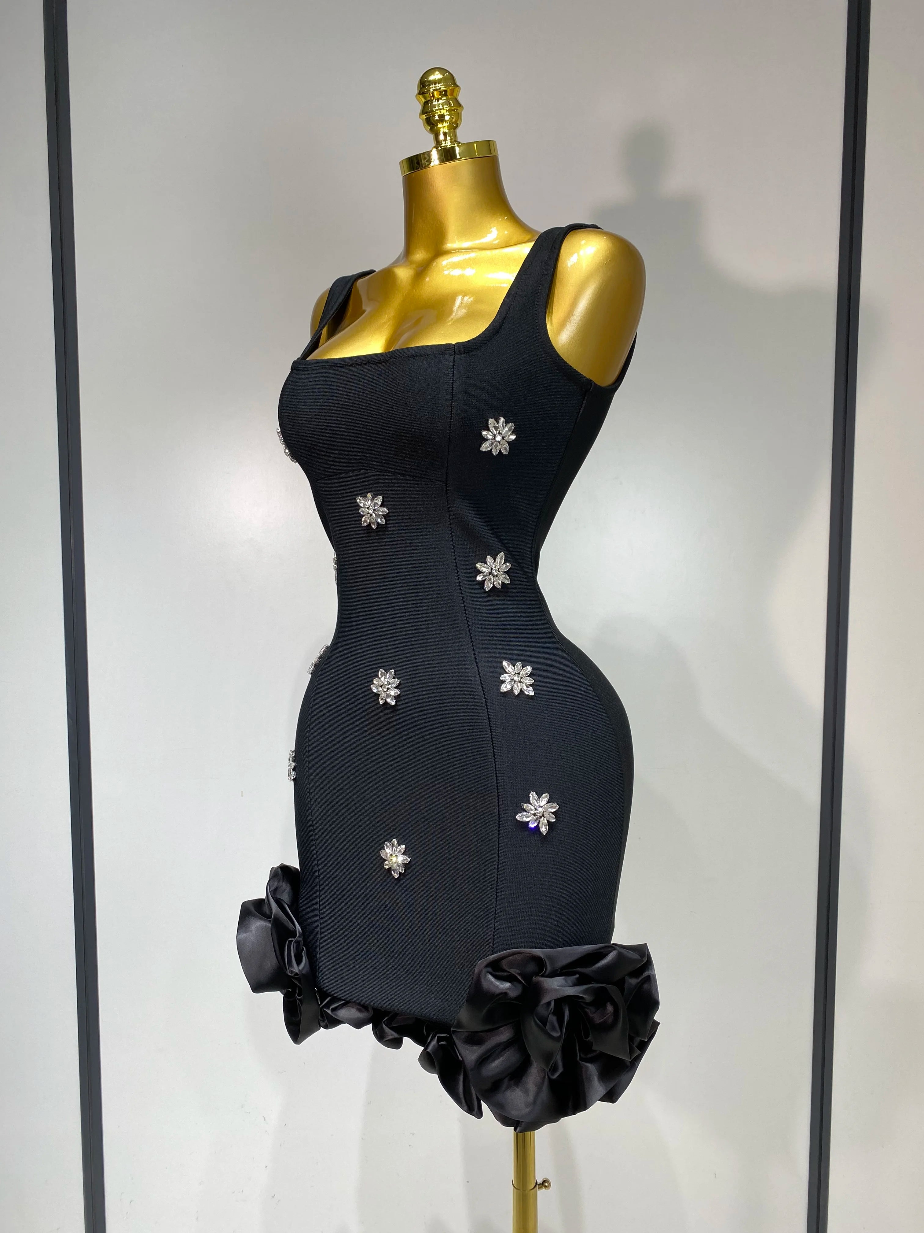 Women Sexy Sleeveless Square Collar Crystal Bodycon Mini Bandage Dress Celebrate Evening Party Elegant Luxury Birthday Dress