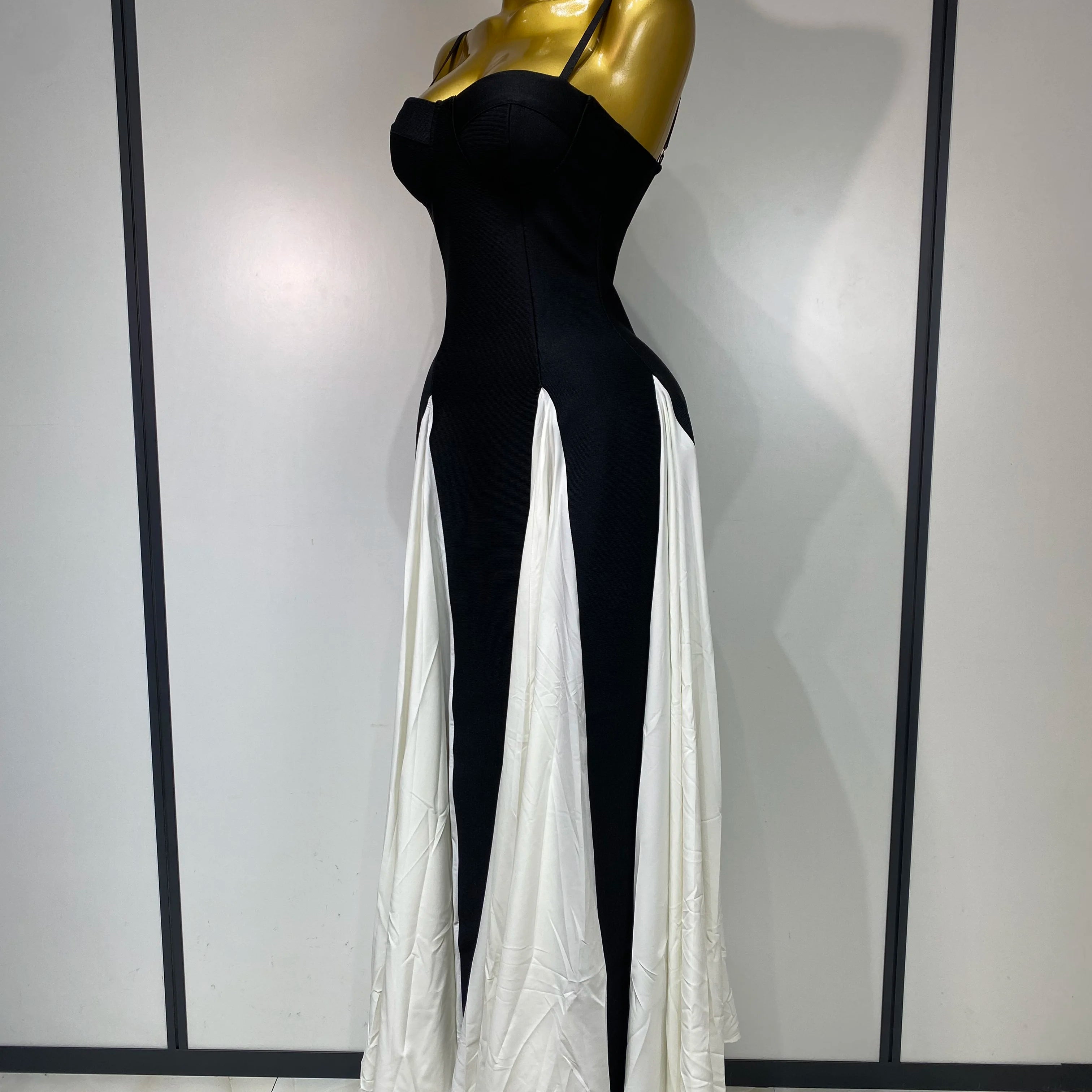 2025 New Women Contrast Color Camisole Long Dress Elegant Sleeveless Backless High Waist Bandage Dress High Street Banquet Gown