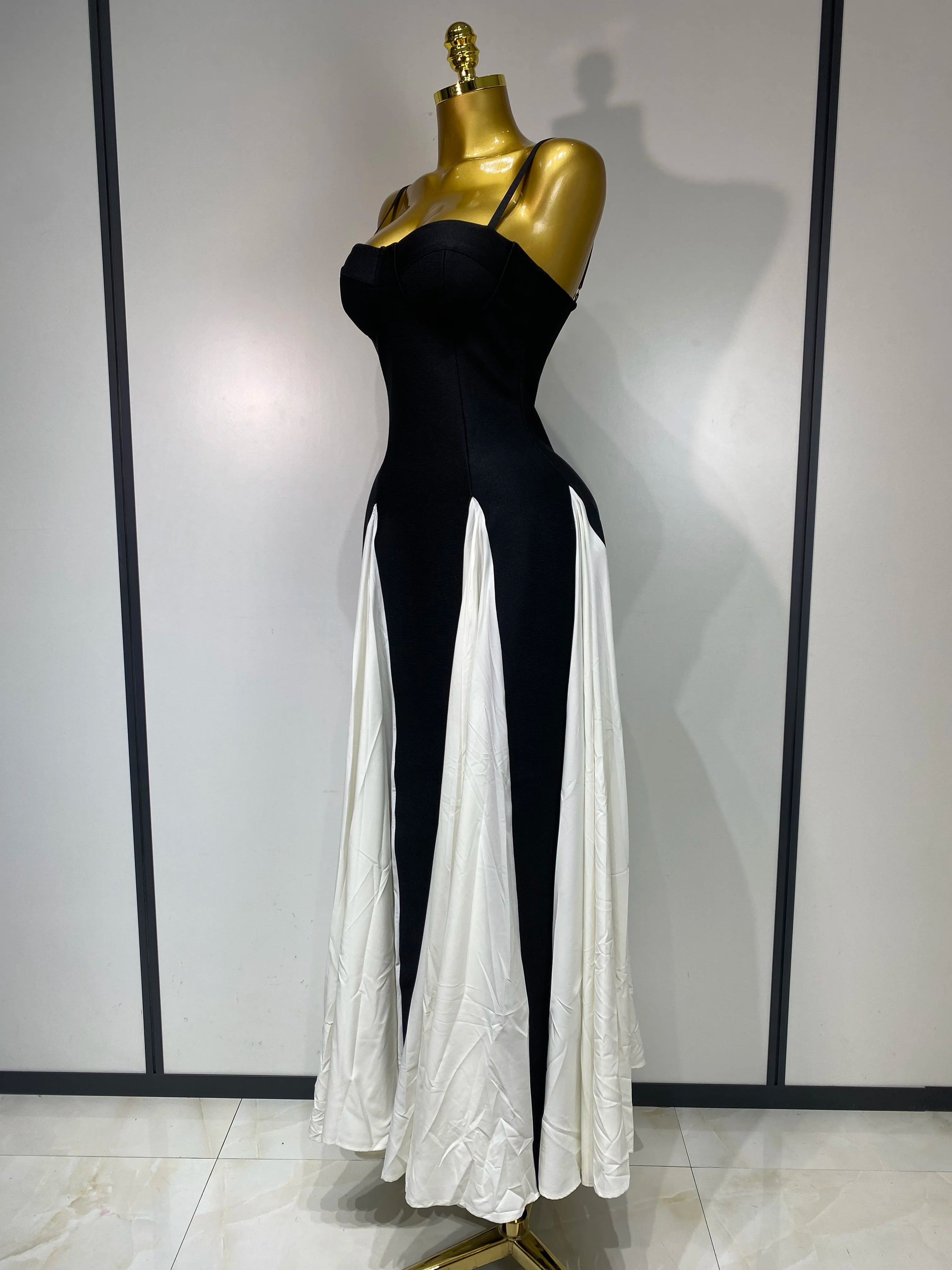 2025 New Women Contrast Color Camisole Long Dress Elegant Sleeveless Backless High Waist Bandage Dress High Street Banquet Gown