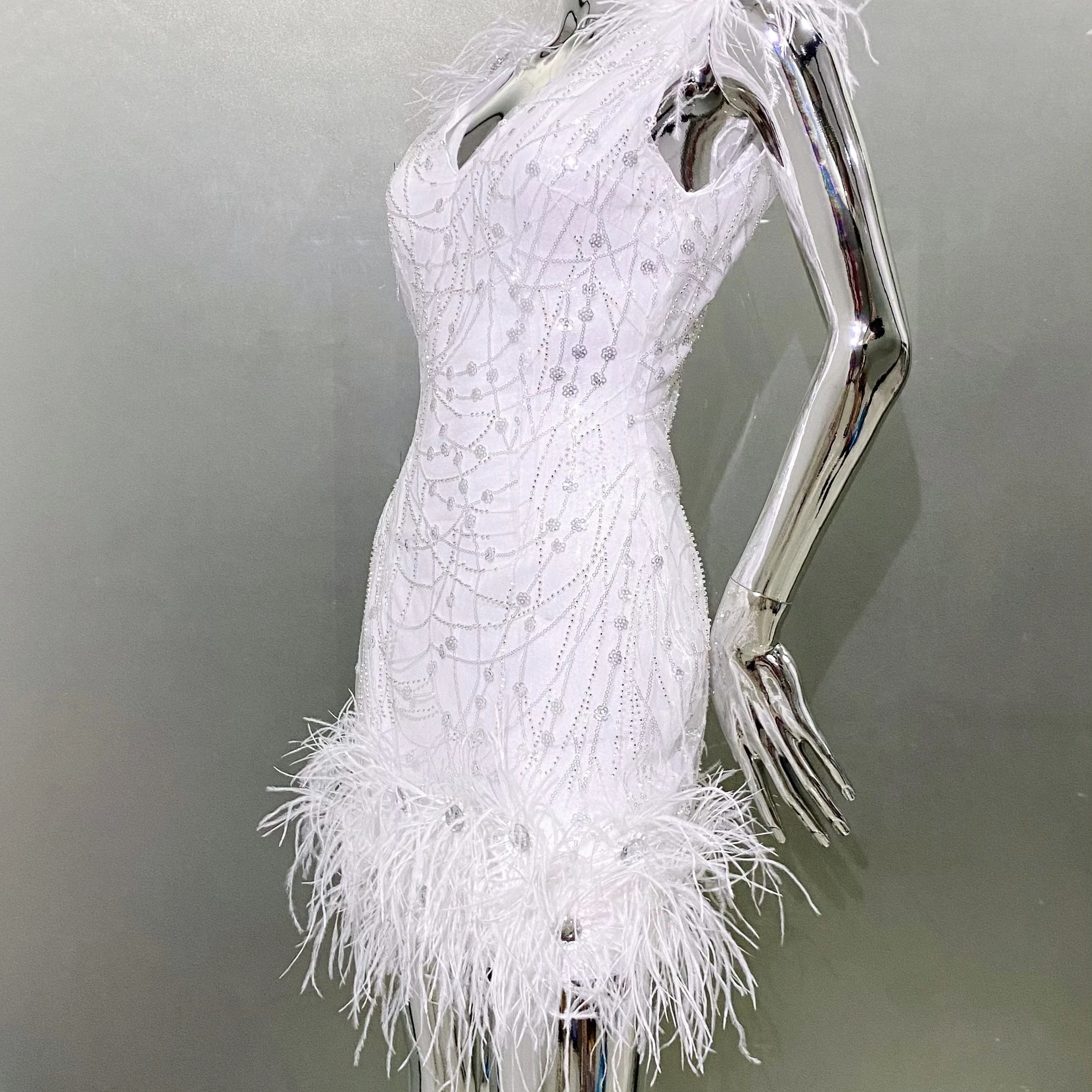 White Color Women Sleeveless Sexy V-Neck Bodycon Mini Dress Feathers Sequins Celebrate Evening Party Birthday Dress