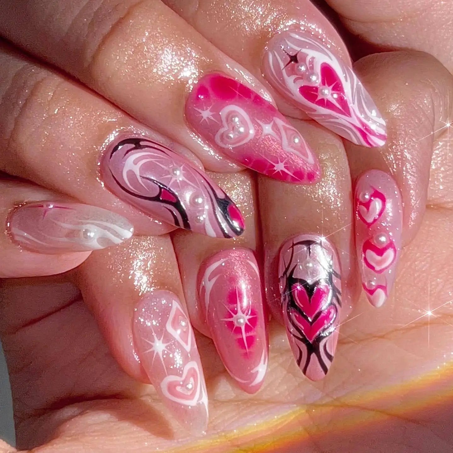 24Pcs Sweet Y2k Press on False Nail with Heart Pearl Diamonds Pink Nail Art French Almond Gradient Wearable Fake Nail Spice Girl 1