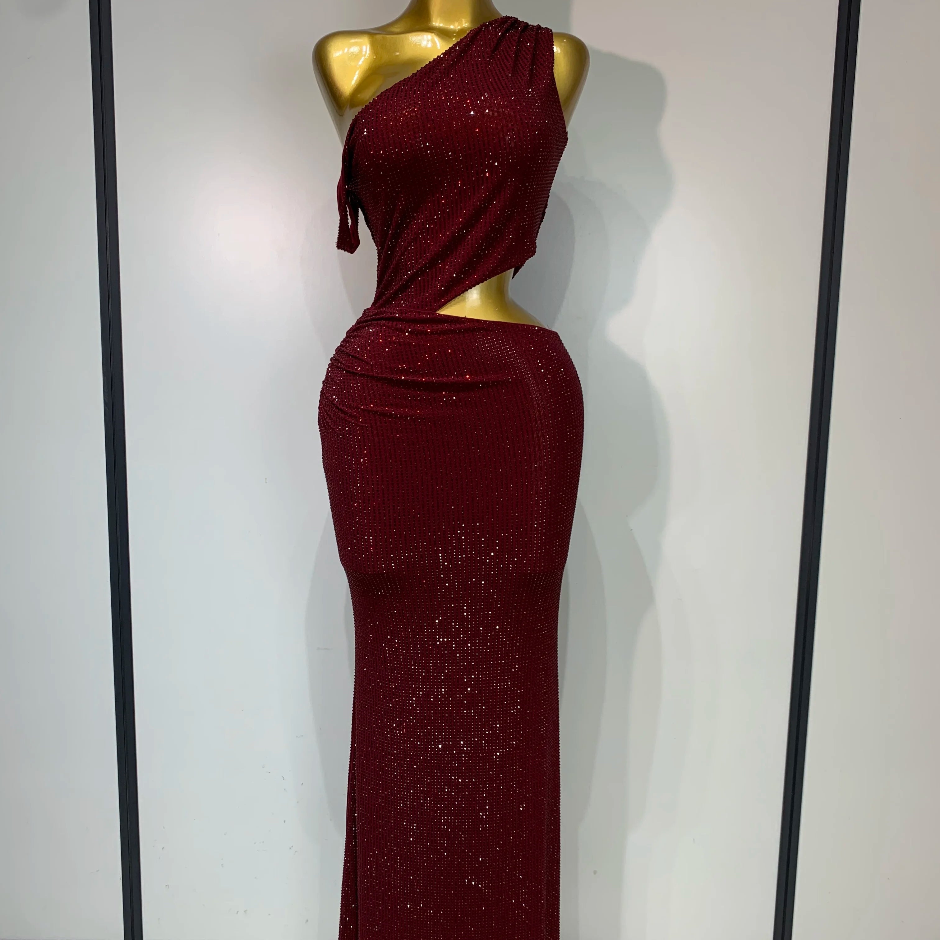 Women Sexy One Shoulder Exposed Waist Diamonds Bodycon Long Dress Cut Out Luxury Crystal Dresses Evening Party Birthday Gowns Red