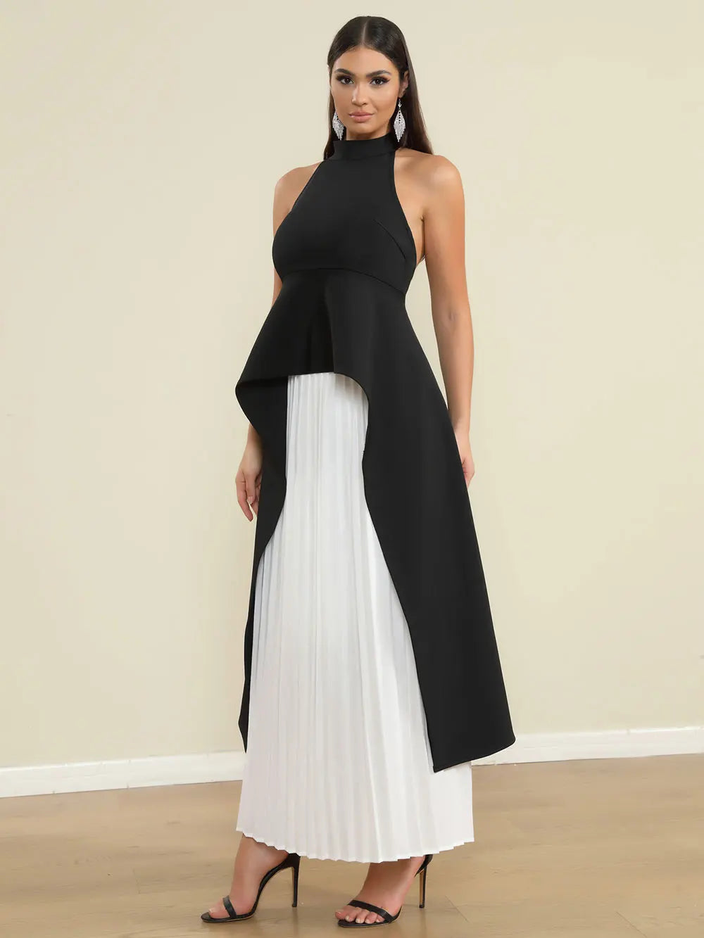 2025 Elegant Women's Loose pleated Long Dress with Stand up Collar and Sleeveless Black and White Dress Fashion Banquet Vestidos
