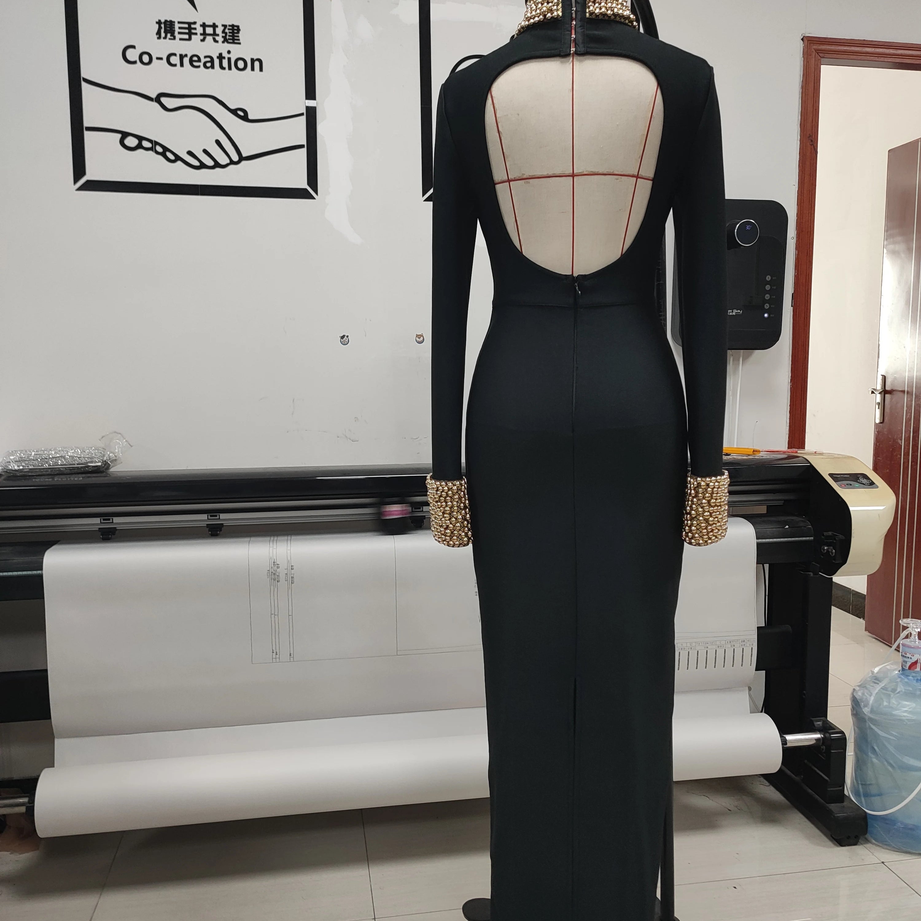 2024 New Winter Black Women Long Sleeve Sexy Golden Beading Bodycon Bandage Long Dress Backless Celebrate Evening Party Outfit