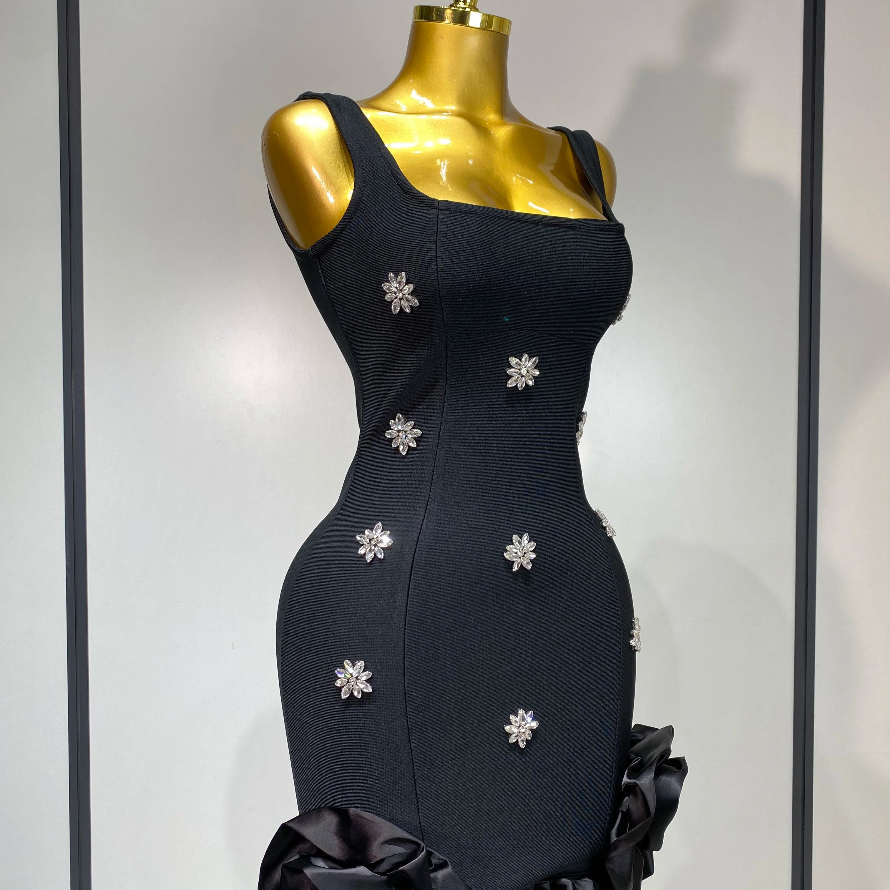 Women Sexy Sleeveless Square Collar Crystal Bodycon Mini Bandage Dress Celebrate Evening Party Elegant Luxury Birthday Dress