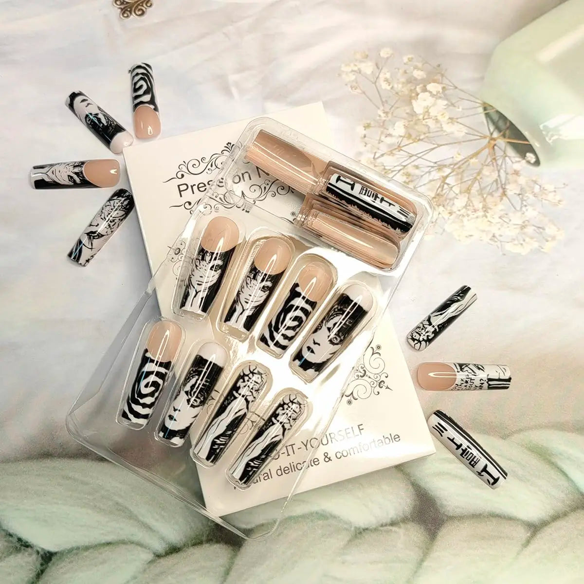 French Tips Press on Nails Long Fake Nails Black White Anime Comics Design Full Cover Punk Acrylic Artificial False Nails 24PCS