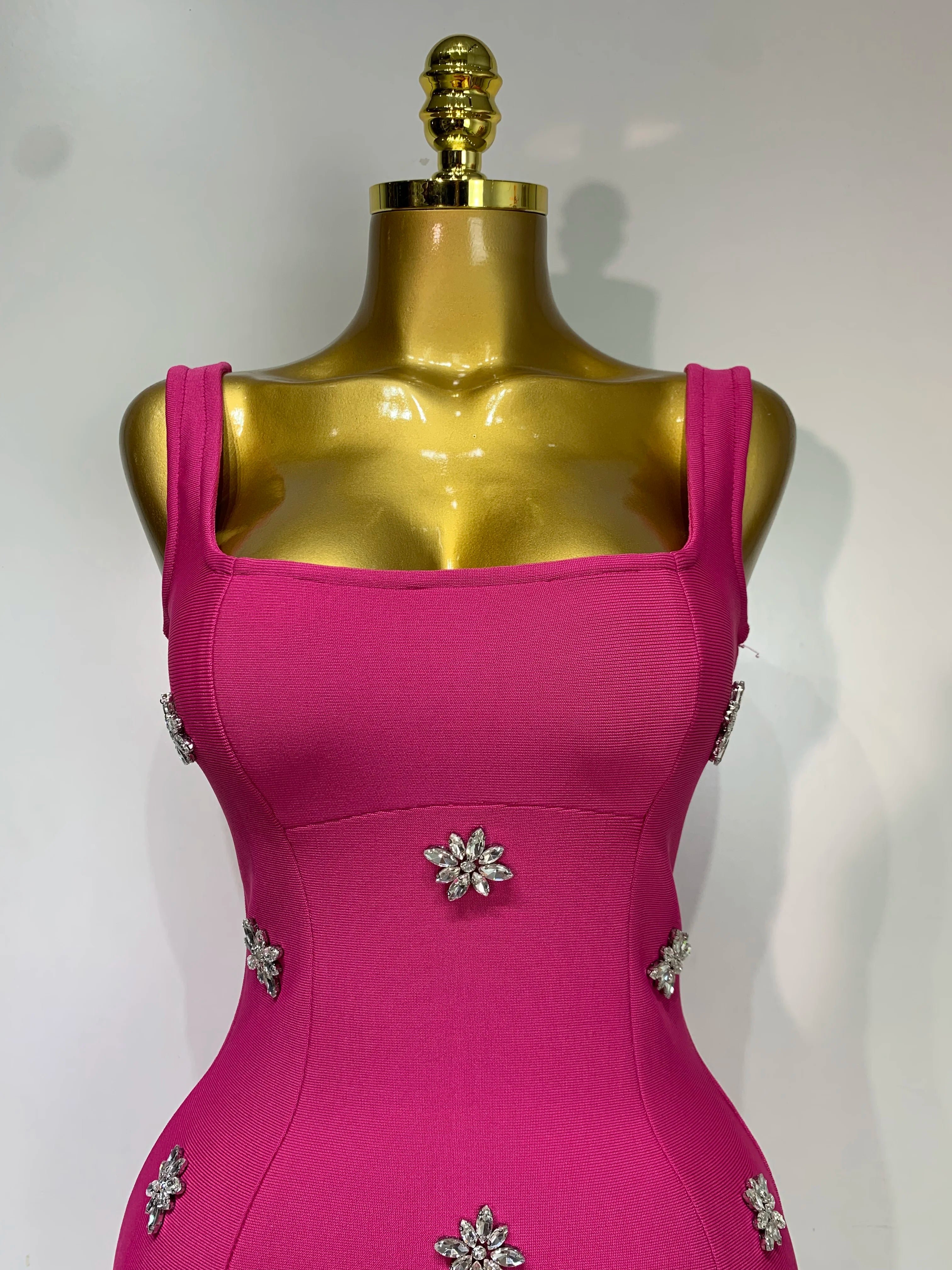 Shining Diamonds Sleeveless Sexy Bodycon Mini Bandage Dress Ruffles Celebrate Evening Party Luxury Birthday Outfit Vestido