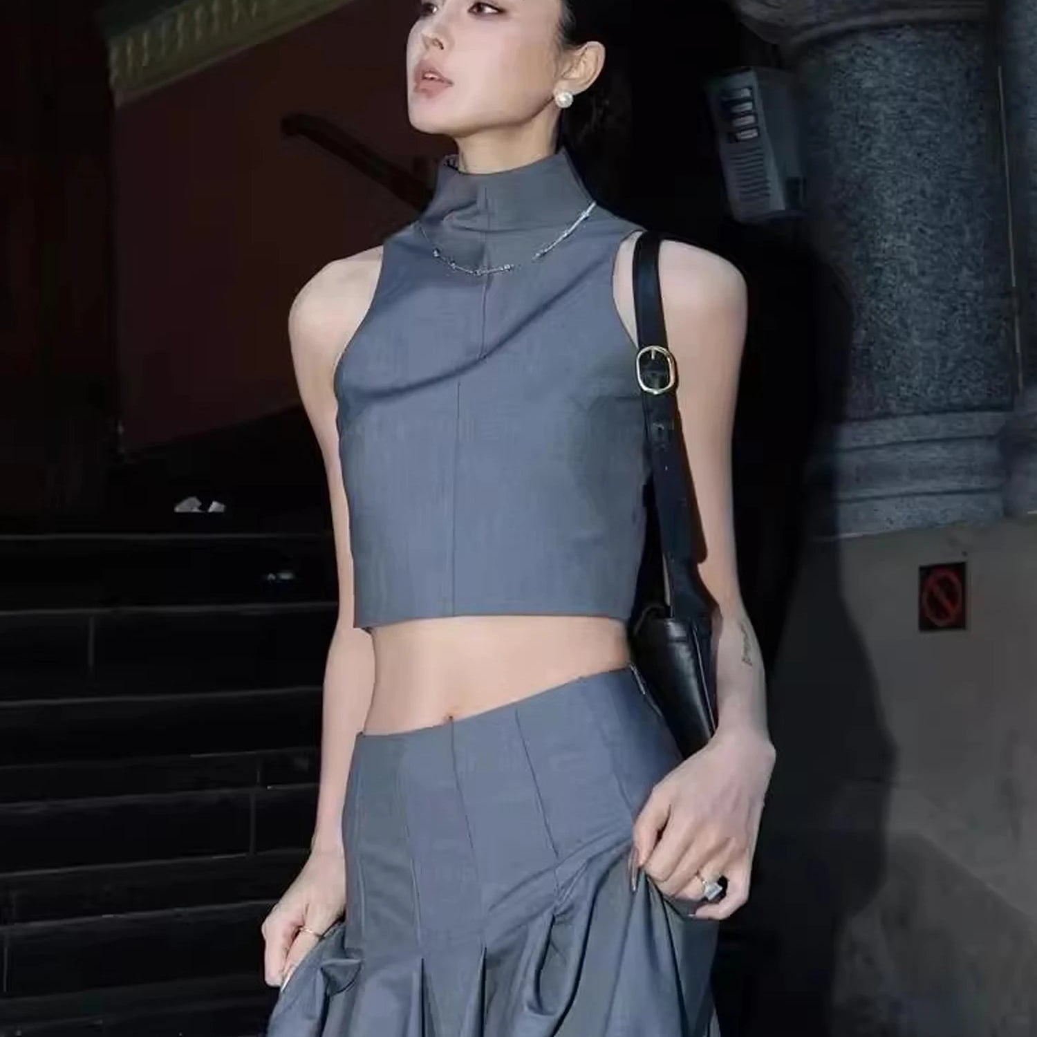 Lautaro Spring Summer Sexy Stylish Grey Cropped Tank Top Women Stand Collar Elegant Chic Luxury Designer Sleeveless Clothes 2025