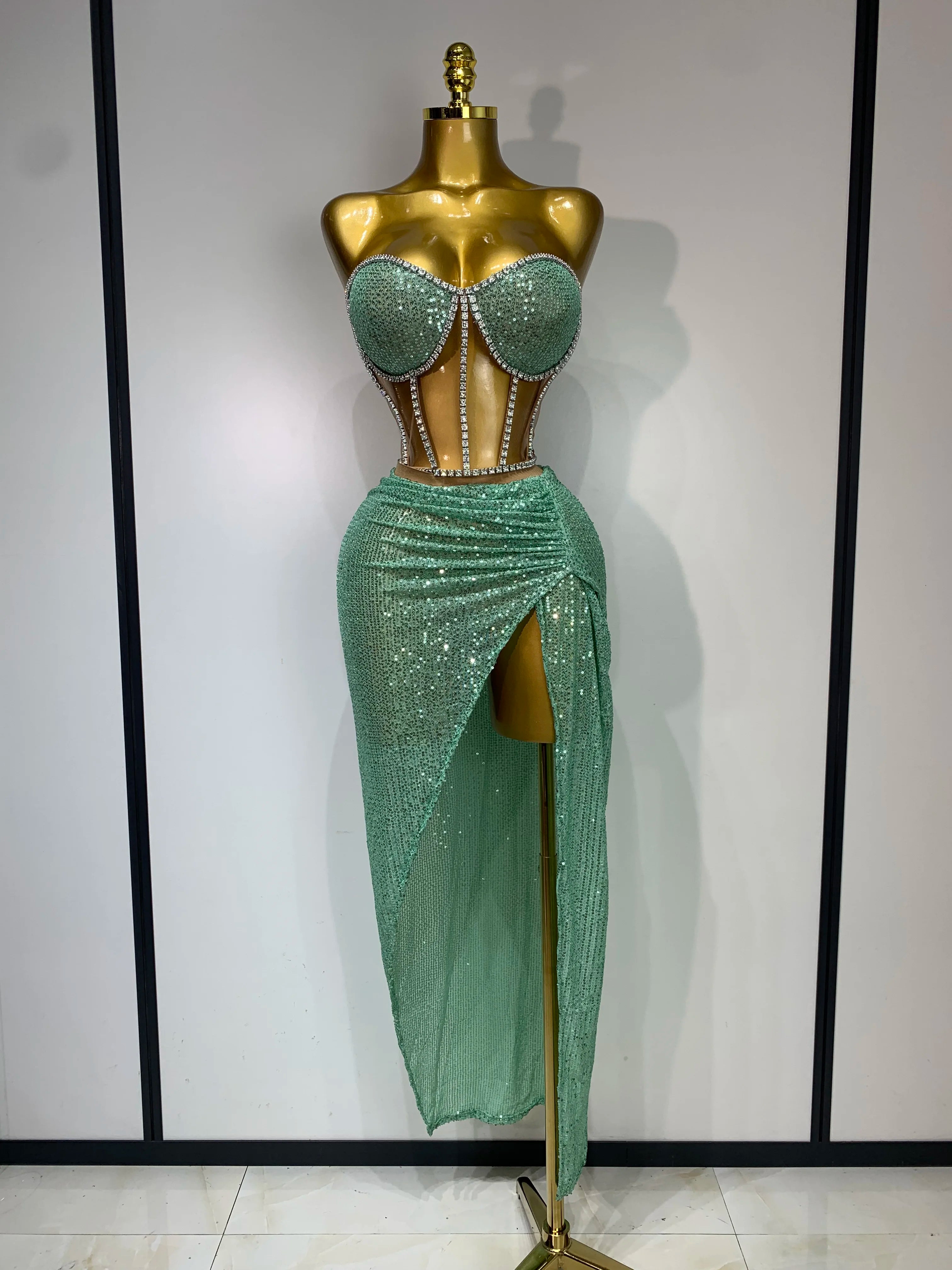 Women Sexy Nightclub Skirt Sets Strapless Diamonds Sequines Two Piece Sets Gogo Performance Outfit Evening Party Birthday Dress green