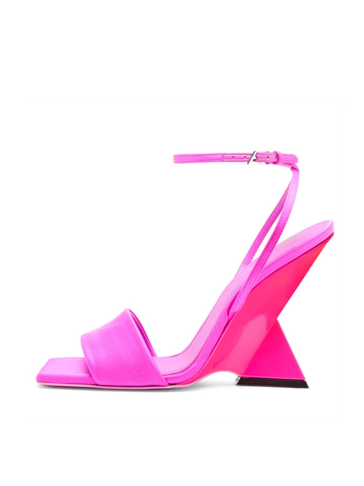 Summer New High Heels Thick Sole Thick Heel Lacquer Leather Shallow Mouth Pointed Fashion Sexy Women's Oversized Shoes