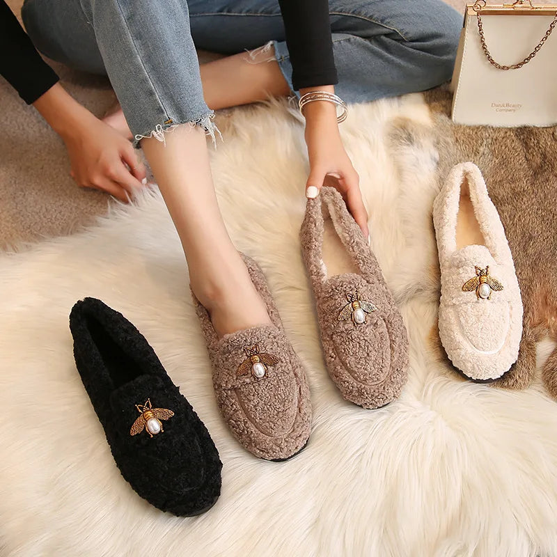 2023 New Women's Winter Plush Shoes Wear non slip warm flat bottomed snow boots Fashion belongs to decorative design Large 41-43