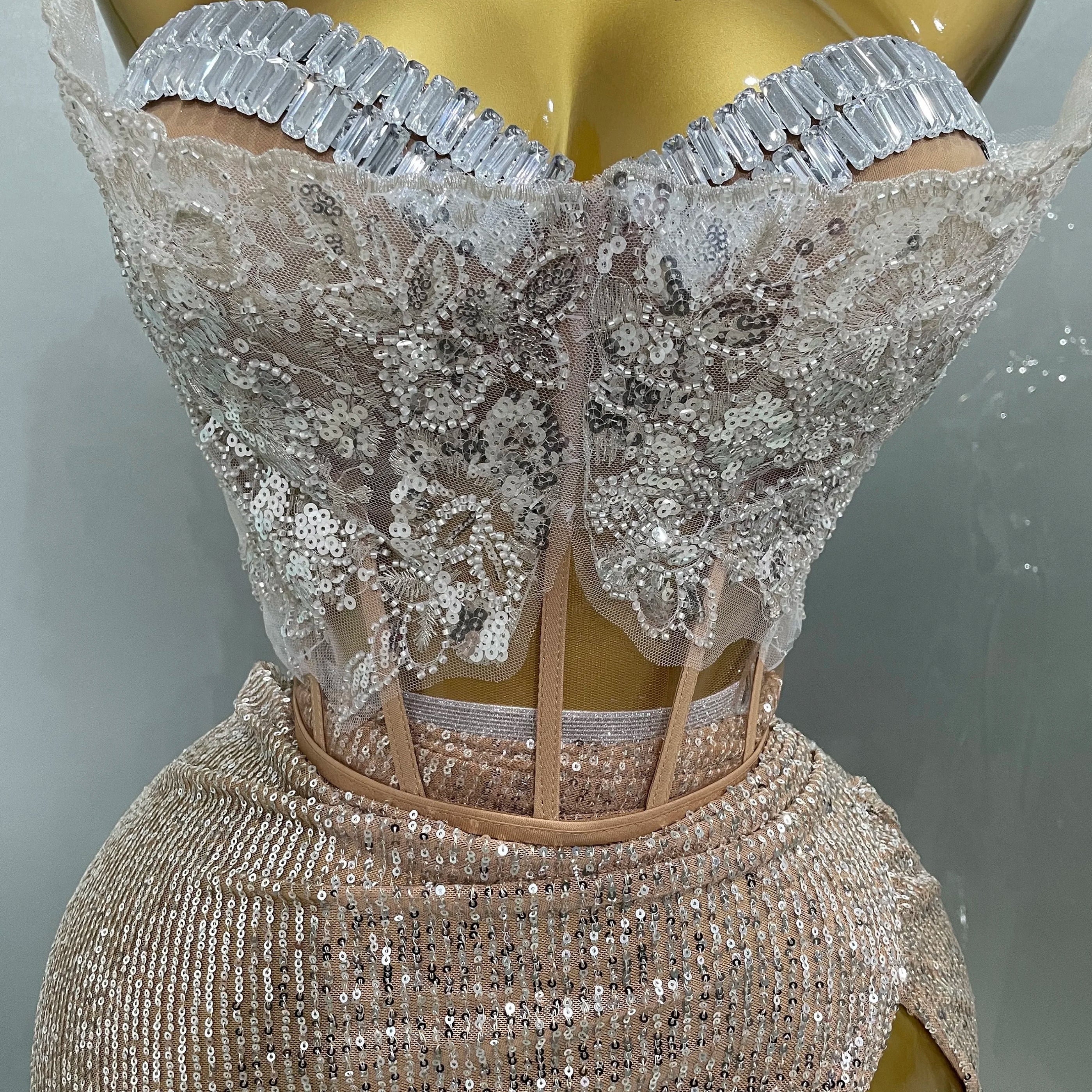 2025New Women Sparkle Rhinestone Sequins Two Pieces Evening Party Dress Celebrate Festival Dancer Bar Nightclub Ds Dj Stage Wear