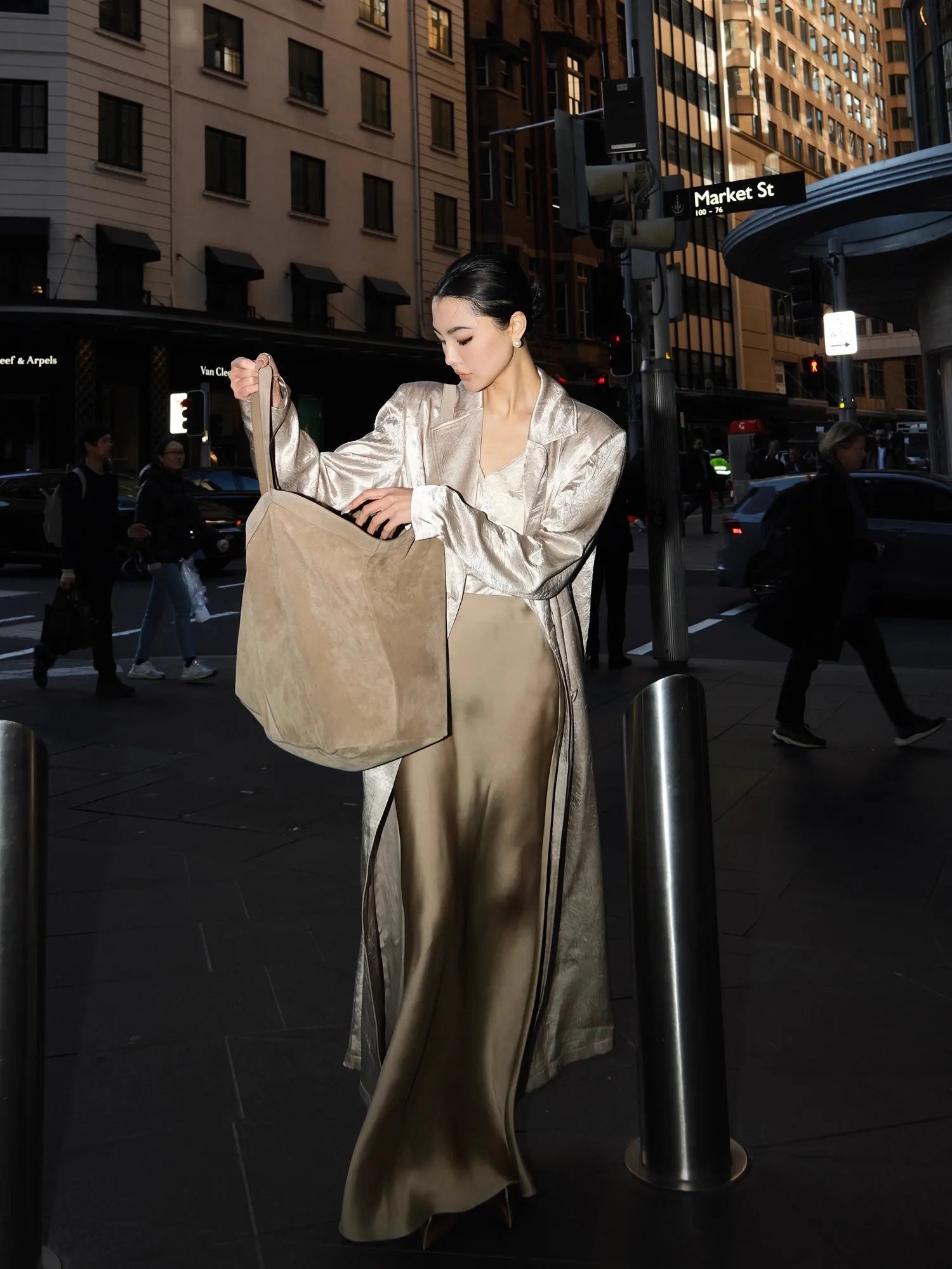 Lautaro Autumn Extra Long Thin Shiny Champagne Trench Coat for Women Shoulder Pads Elegant Stylish Luxury Designer Clothes 2025