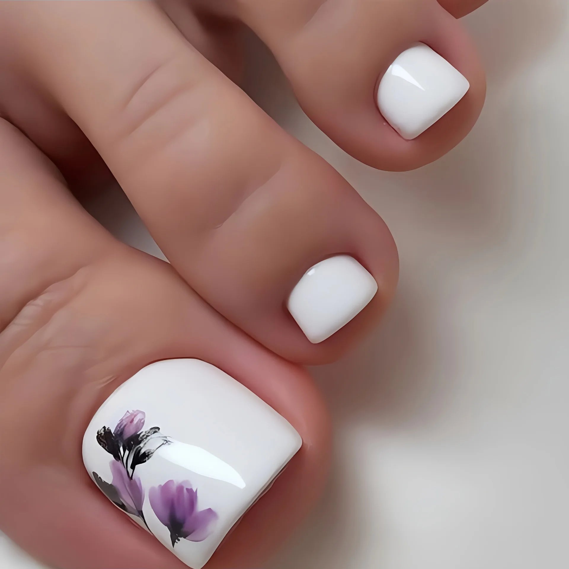 24pcs Summer White False Toenails Ins Simple Flowers Fake Toenails Tips Wearable Detachable Glossy Square Press on Toe nails 1