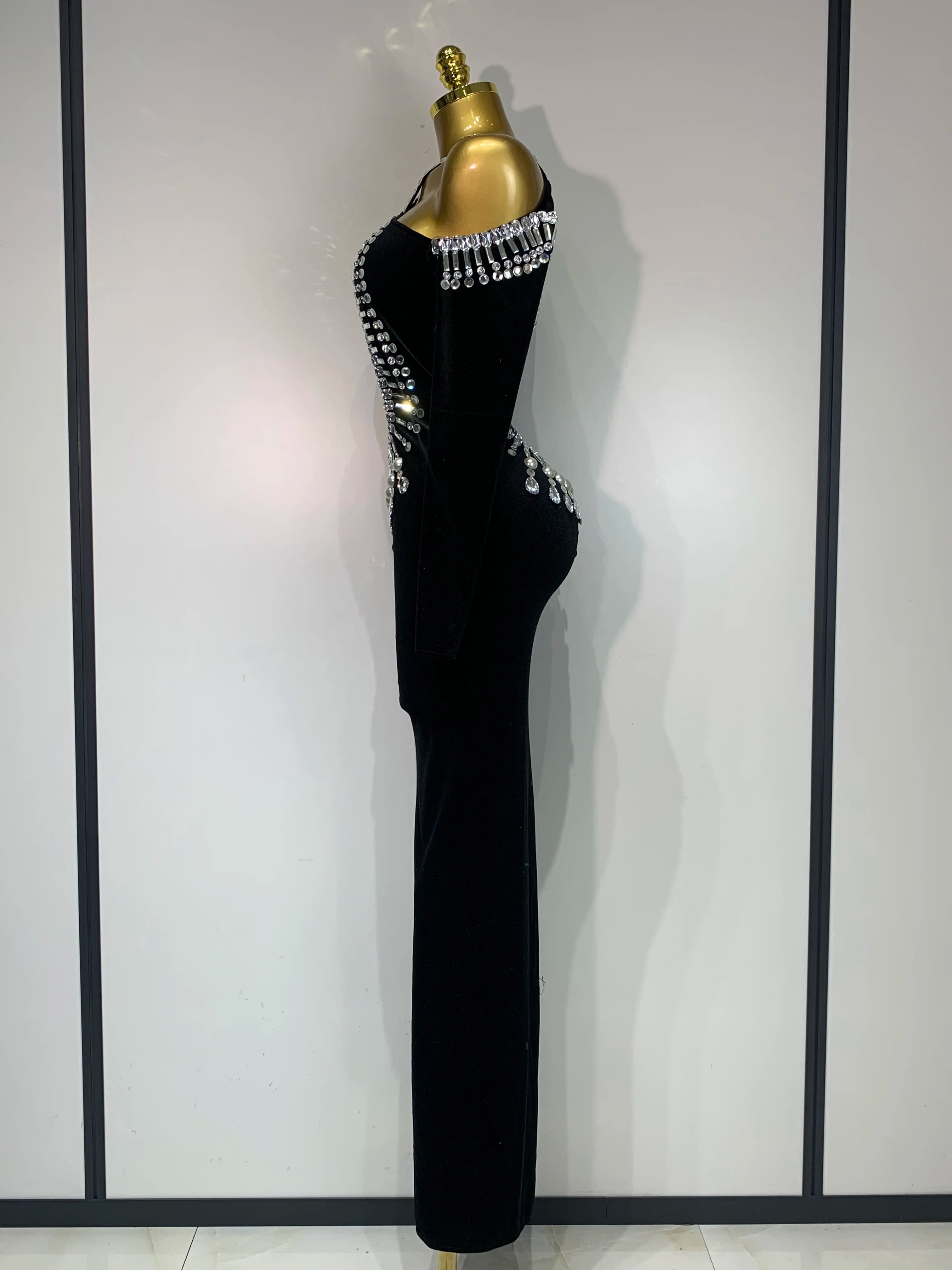 Luxury Birthday Dress Sexy Black Velvet Hollow Out Bodycon Dress Halter Evening Dress Drag Queen Nightclub Wedding Dress