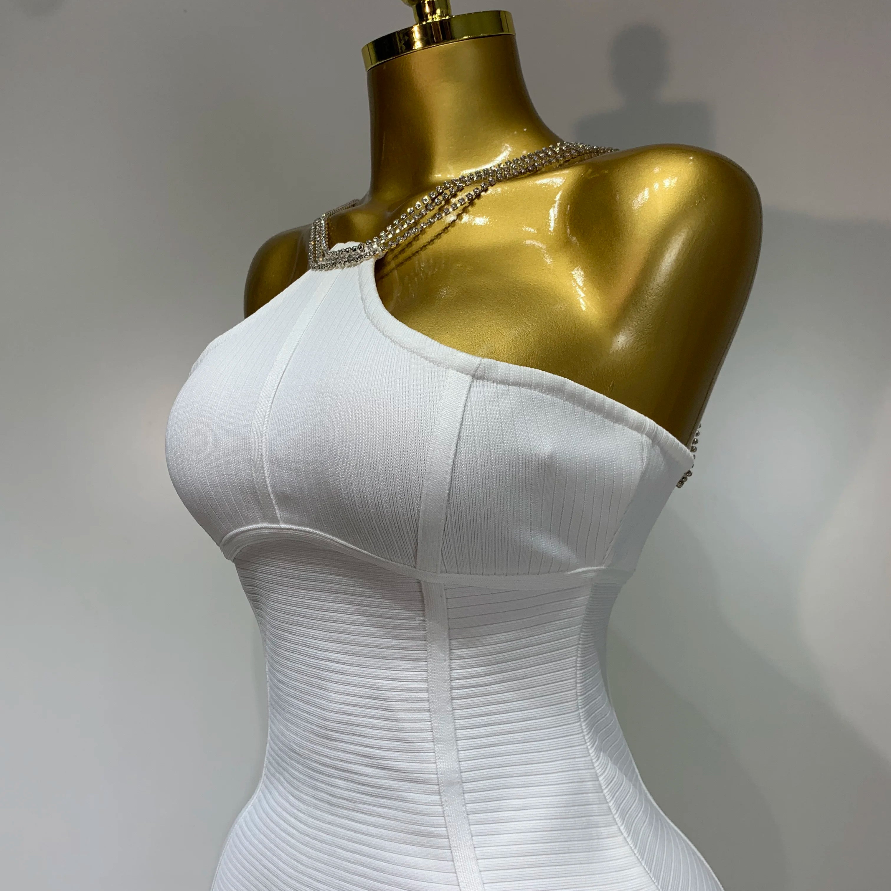 Sexy Sling Backless Crystal Diamonds Chain Bodycon Bandage Dress 2025 White Elegant Evening Club Luxury Birthday Party Dresses