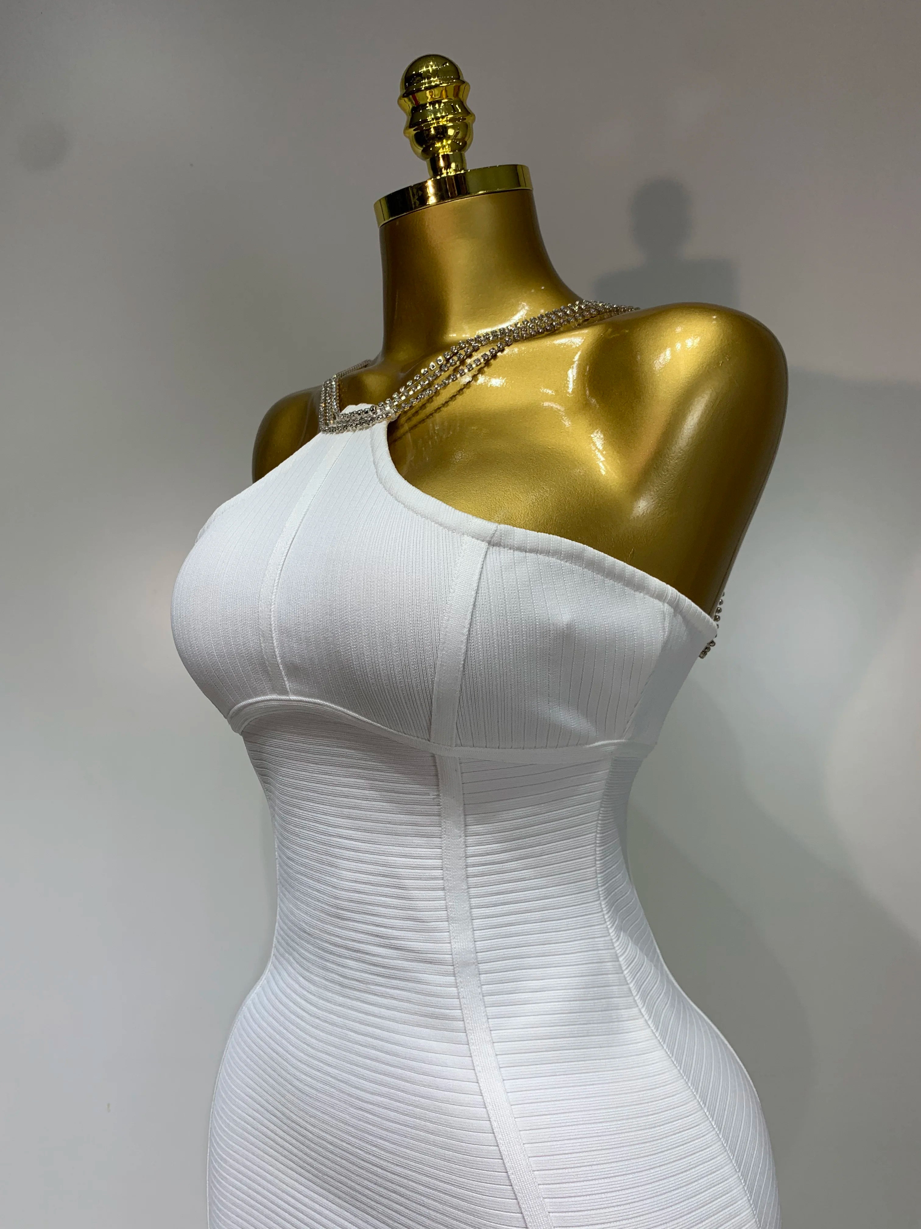 Sexy Sling Backless Crystal Diamonds Chain Bodycon Bandage Dress 2025 White Elegant Evening Club Luxury Birthday Party Dresses
