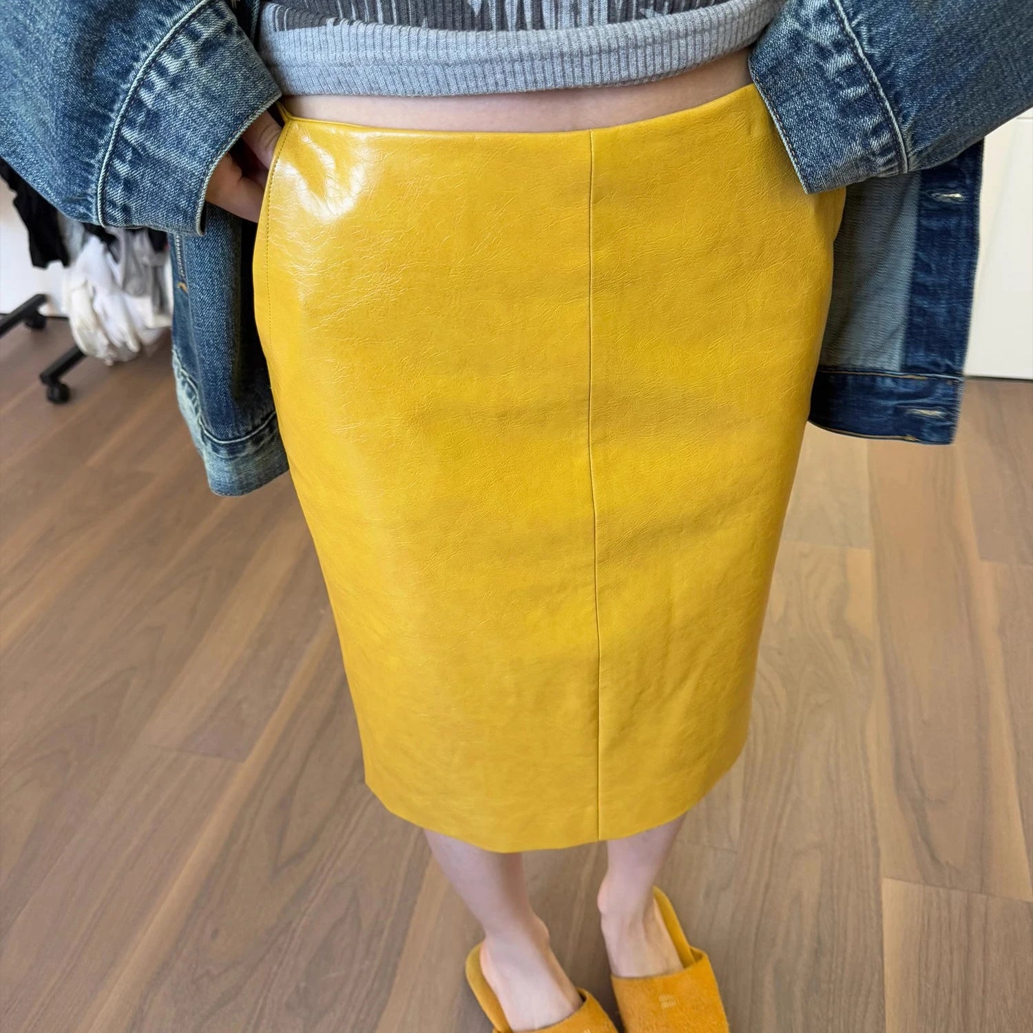 Lautaro Spring Autumn Shiny Reflective Yellow Patent Pu Leather Skirt Women with Back Slit Knee Length Luxury Designer Clothes