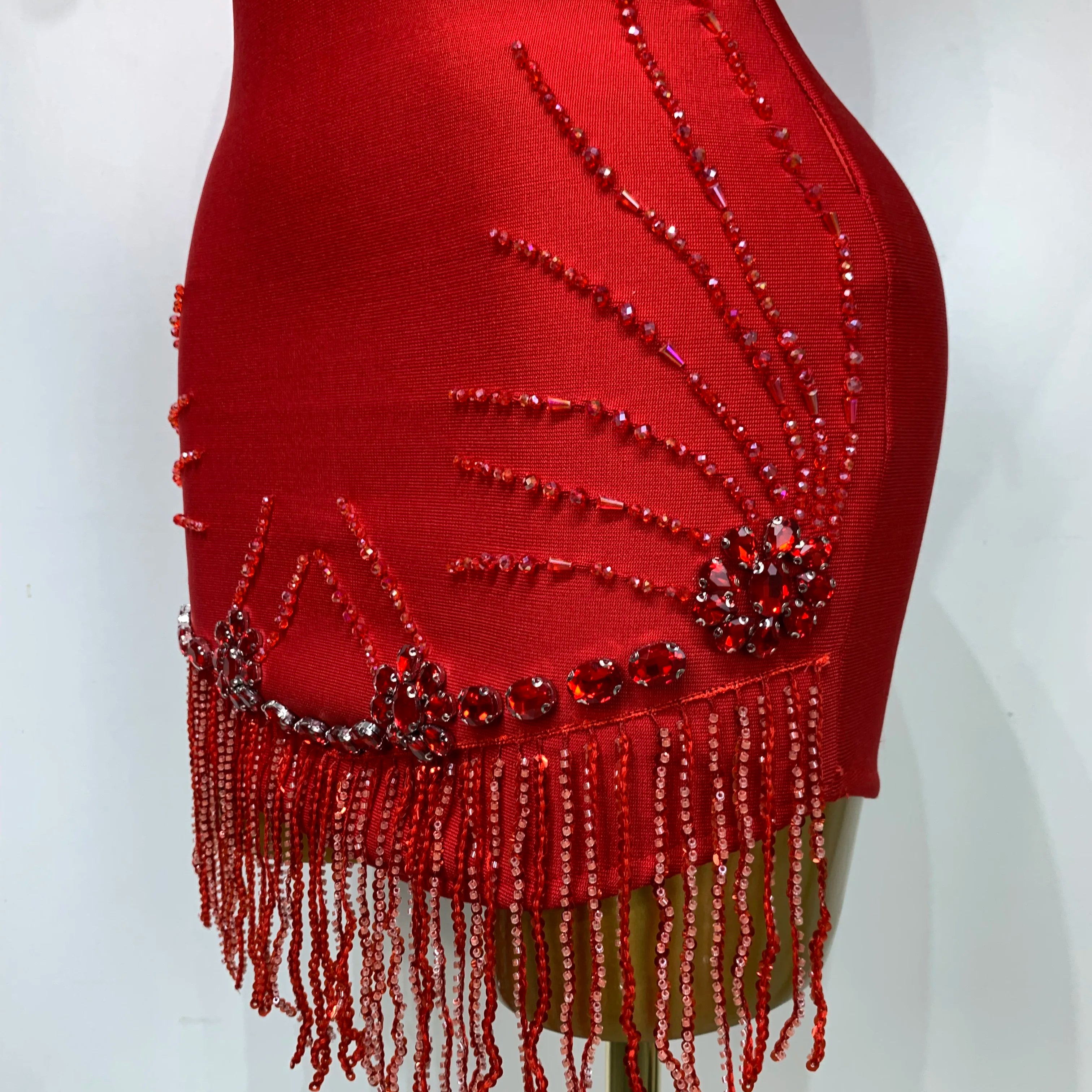 Women Sexy Sleeveless Bandage Dresses Fashion Beading Tassel Clothes Club Evening Party Birthday Elegant Bodycon Dresses