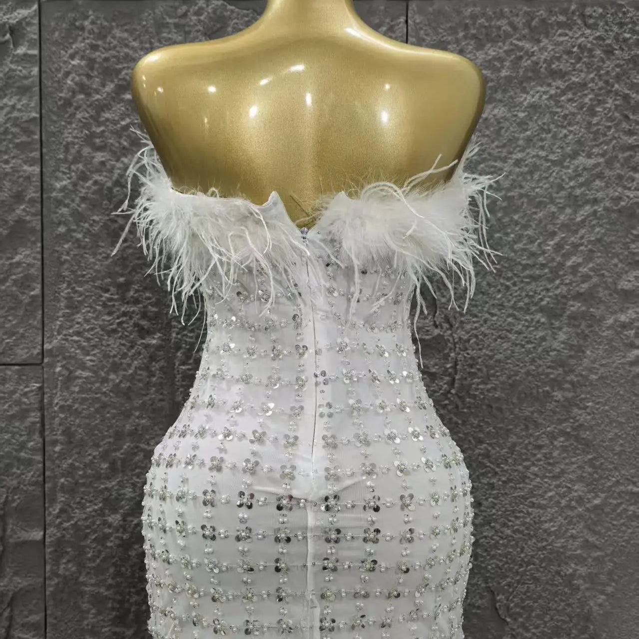 White Color Women Sexy Strapless Feathers Bodycon Mini Dress Celebrate Fashion Nightclub Party Birthday Outfit Vestido